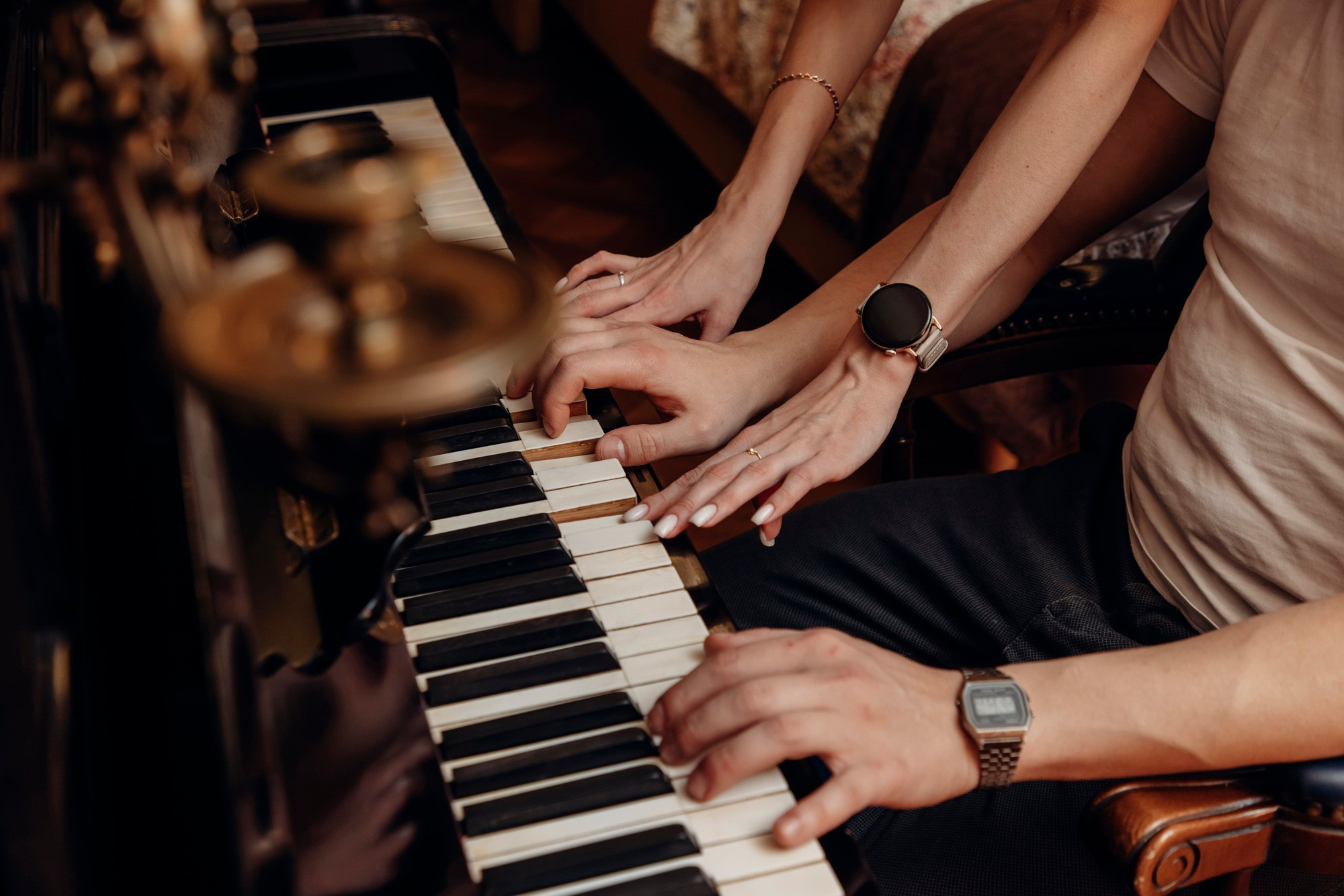 где купить свадебный букет, какой подарок подарить на свадьбу, свадебное платье где купить спб, свадебный салон, актуальные свадебные платья 2025, костюм для жениха, какой ресторан выбрать спб, отель для свадьбы