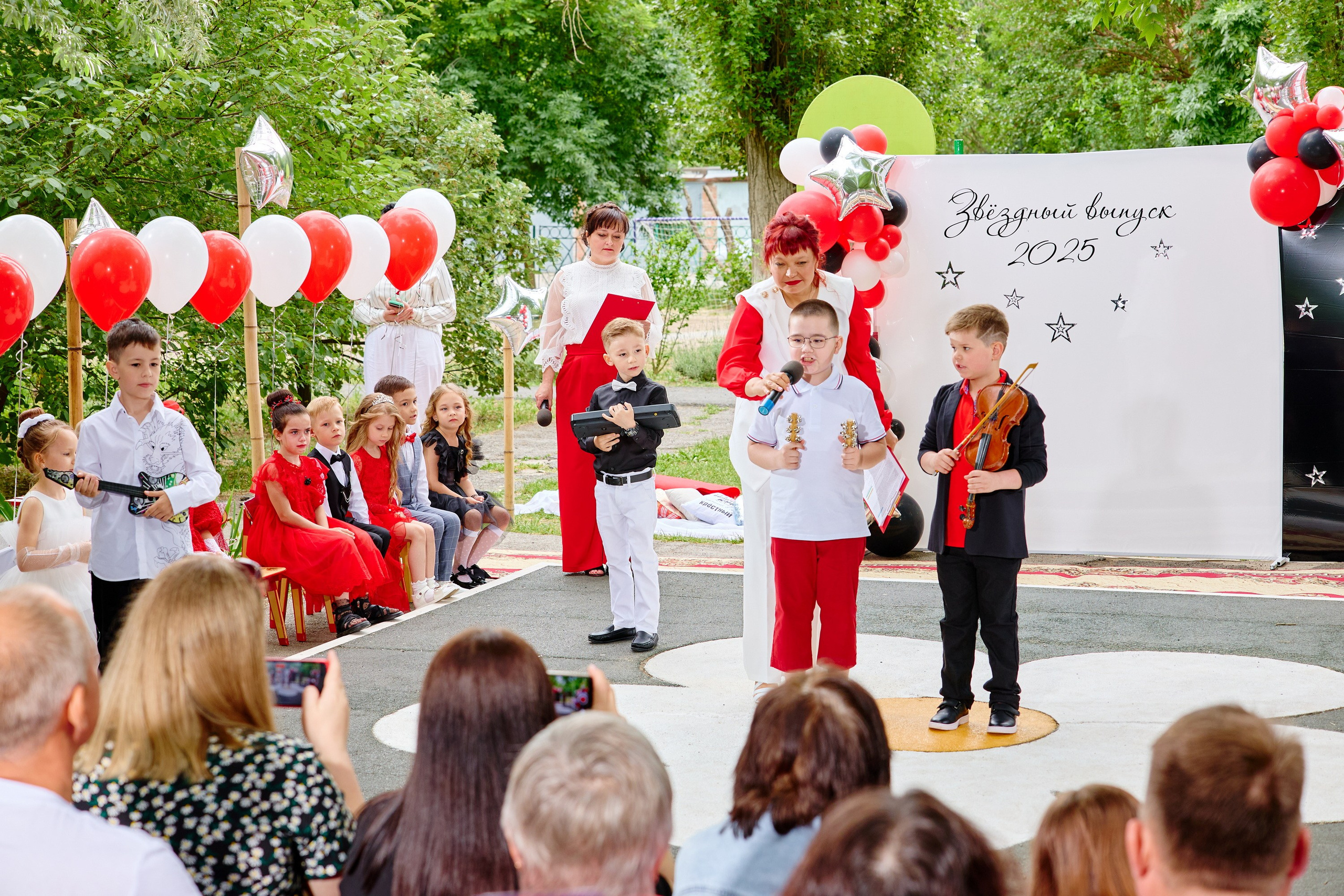 Выпускной 45 сад. Фотограф Выпускные альбомы Таганрог Сергей Коробченко