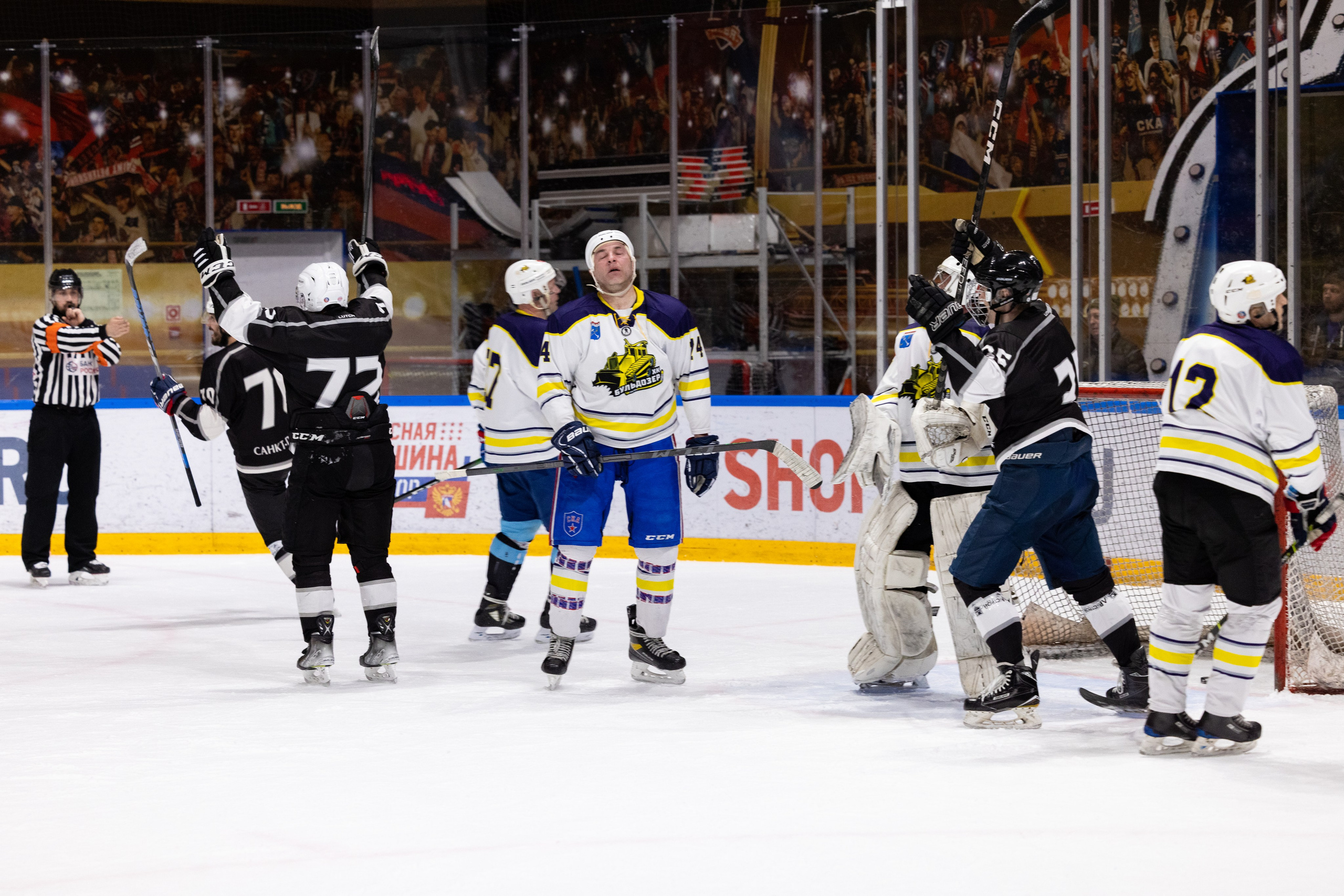 Бульдозер vs. LR-строй. Фотограф Александр Заломаев