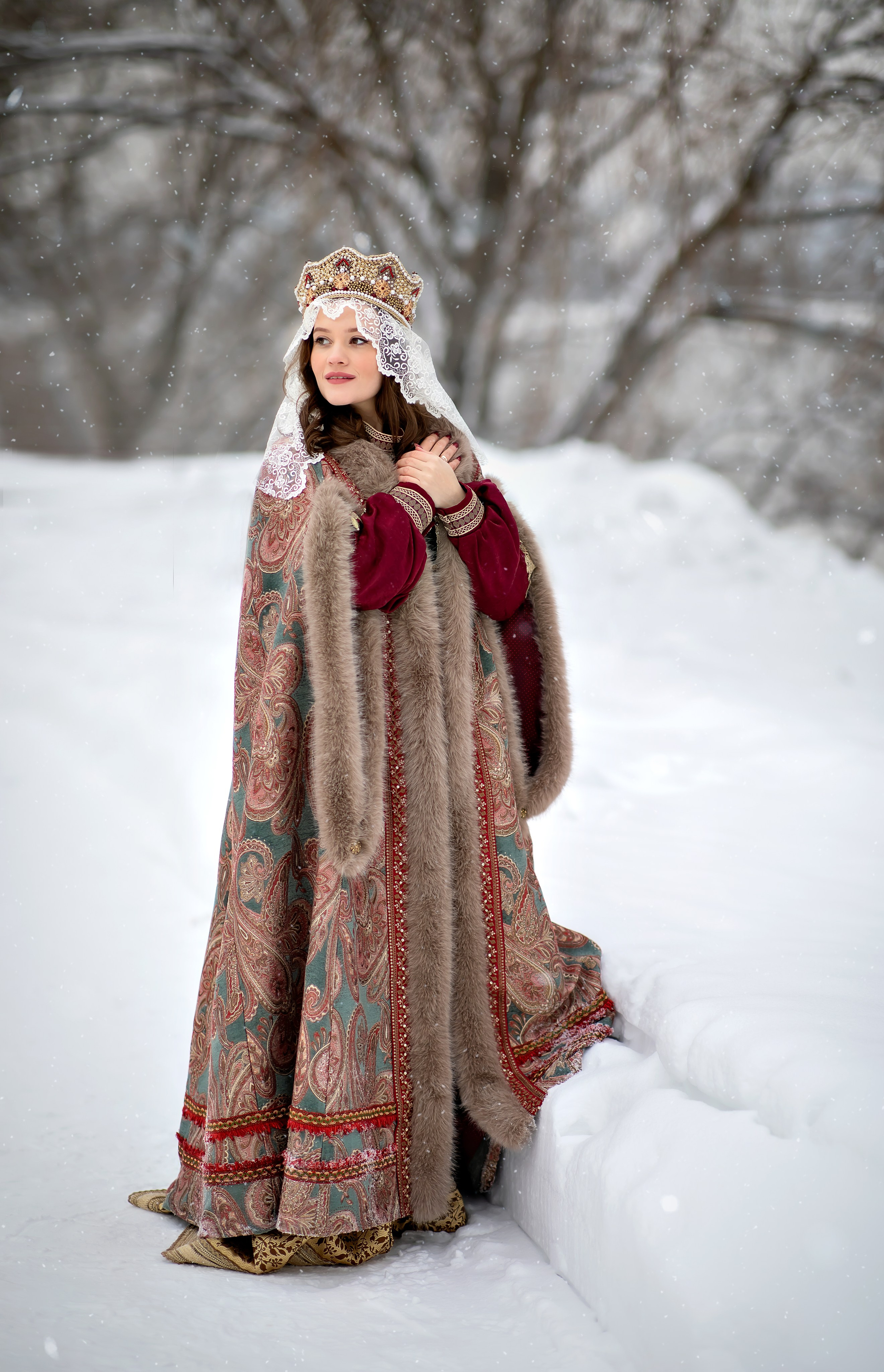 A4. Дизайнер костюмов и украшений, фотограф