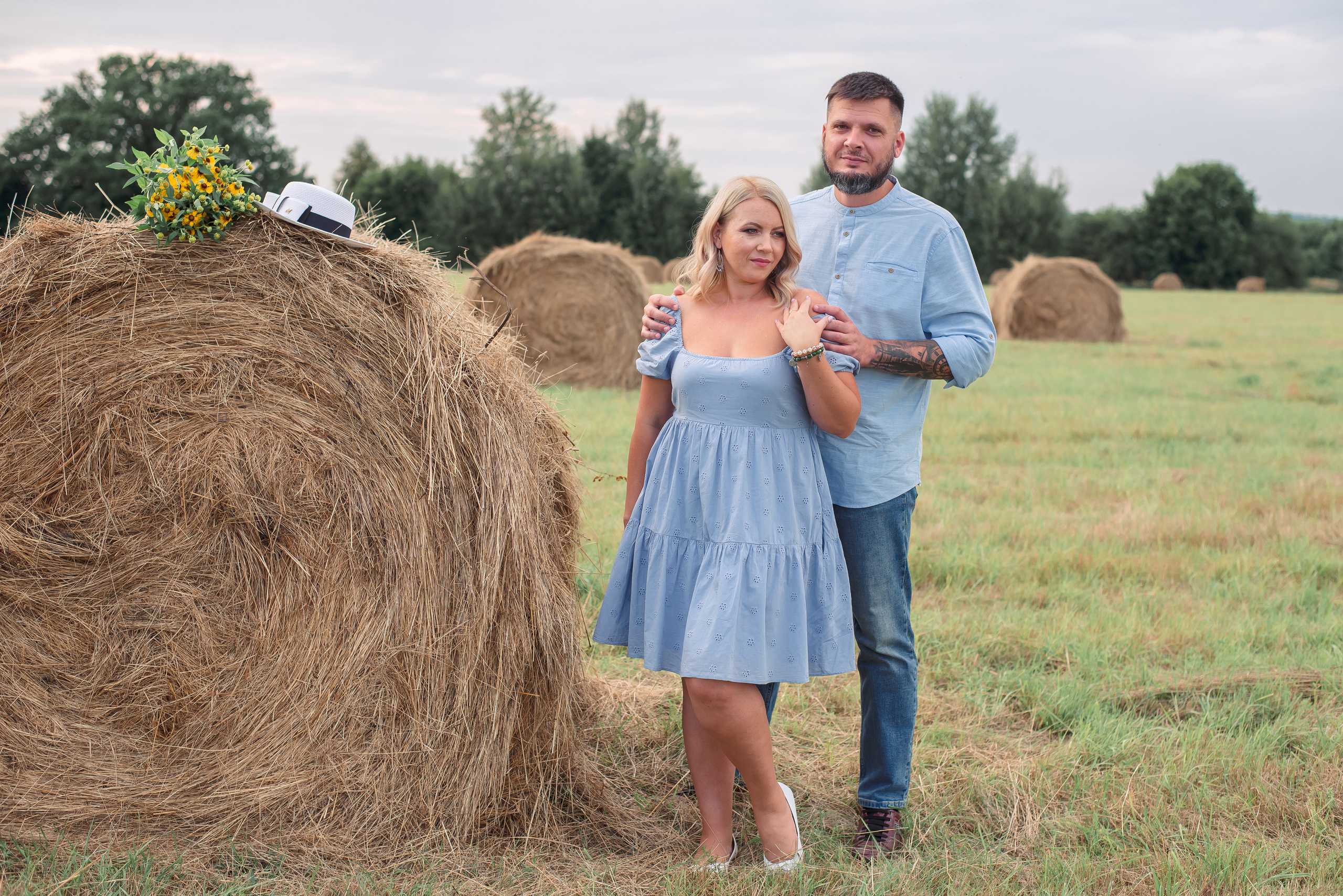 Фотосессия в стогах сена. Свадебный фотограф  Калининград | Москва|