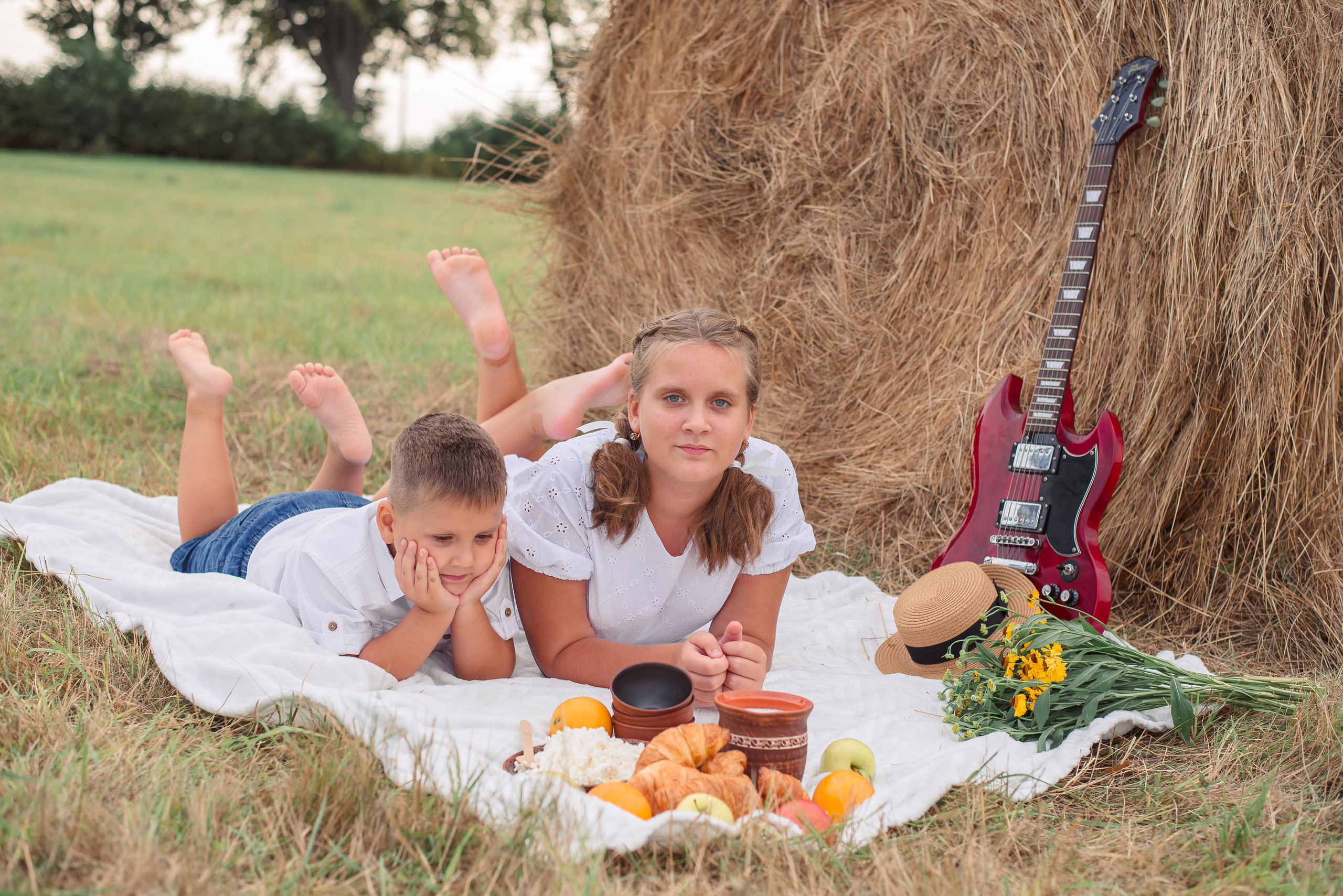 Фотосессия в стогах сена. Свадебный фотограф  Калининград | Москва|