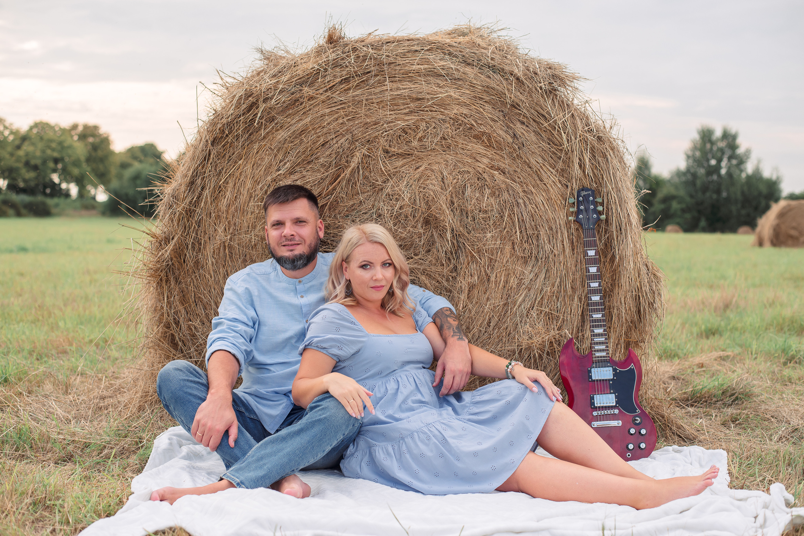 Фотосессия в стогах сена. Свадебный фотограф  Калининград | Москва|