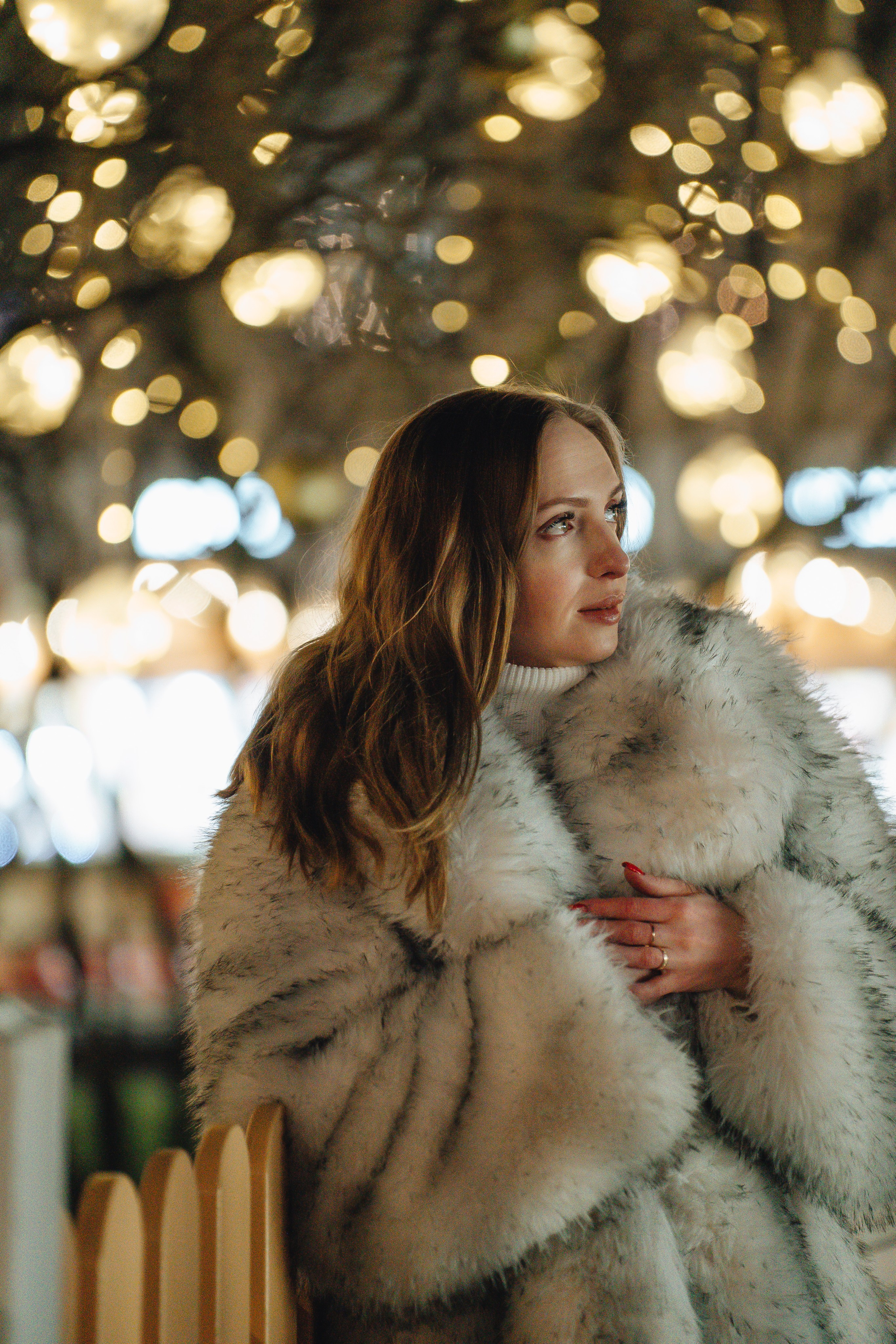 ПРОГУЛКА НА МАНЕЖНОЙ ПЛОЩАДИ ДЛЯ ДЕВУШКИ ПЕРЕД НОВЫМ ГОДОМ (НОВОГОДНЯЯ ФОТОСЕССИИЯ НА МАНЕЖНОЙ ПЛОЩАДИ). Профессиональный фотограф, Санкт-Петербург — Виктория Богомолова