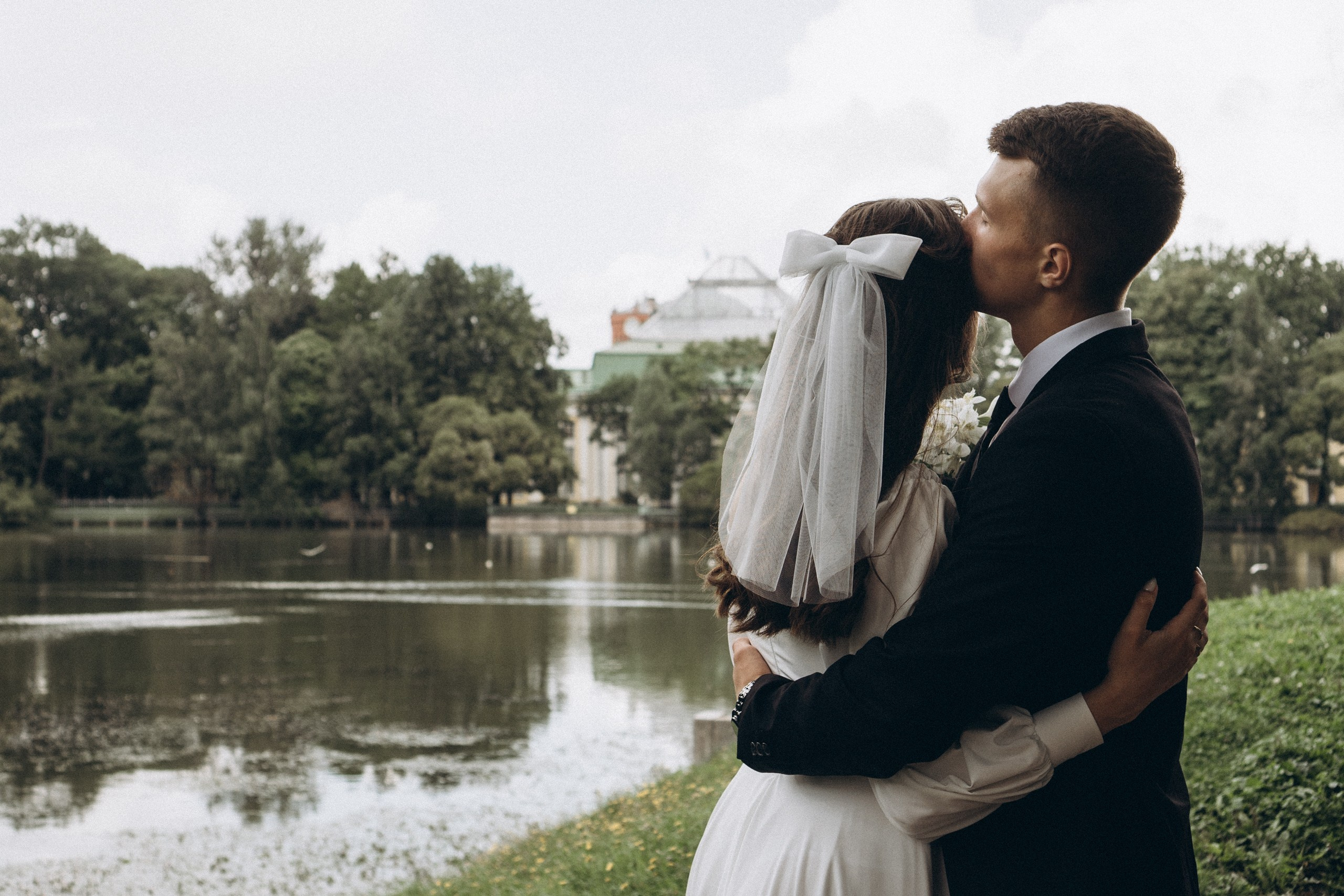 СВАДЕБНАЯ СЬЕМКА В ТАВРИЧЕСКОМ САДУ И ПРОГУЛКА ПО ЧЕРНЫШЕВСКОЙ. Профессиональный фотограф, Санкт-Петербург — Виктория Богомолова