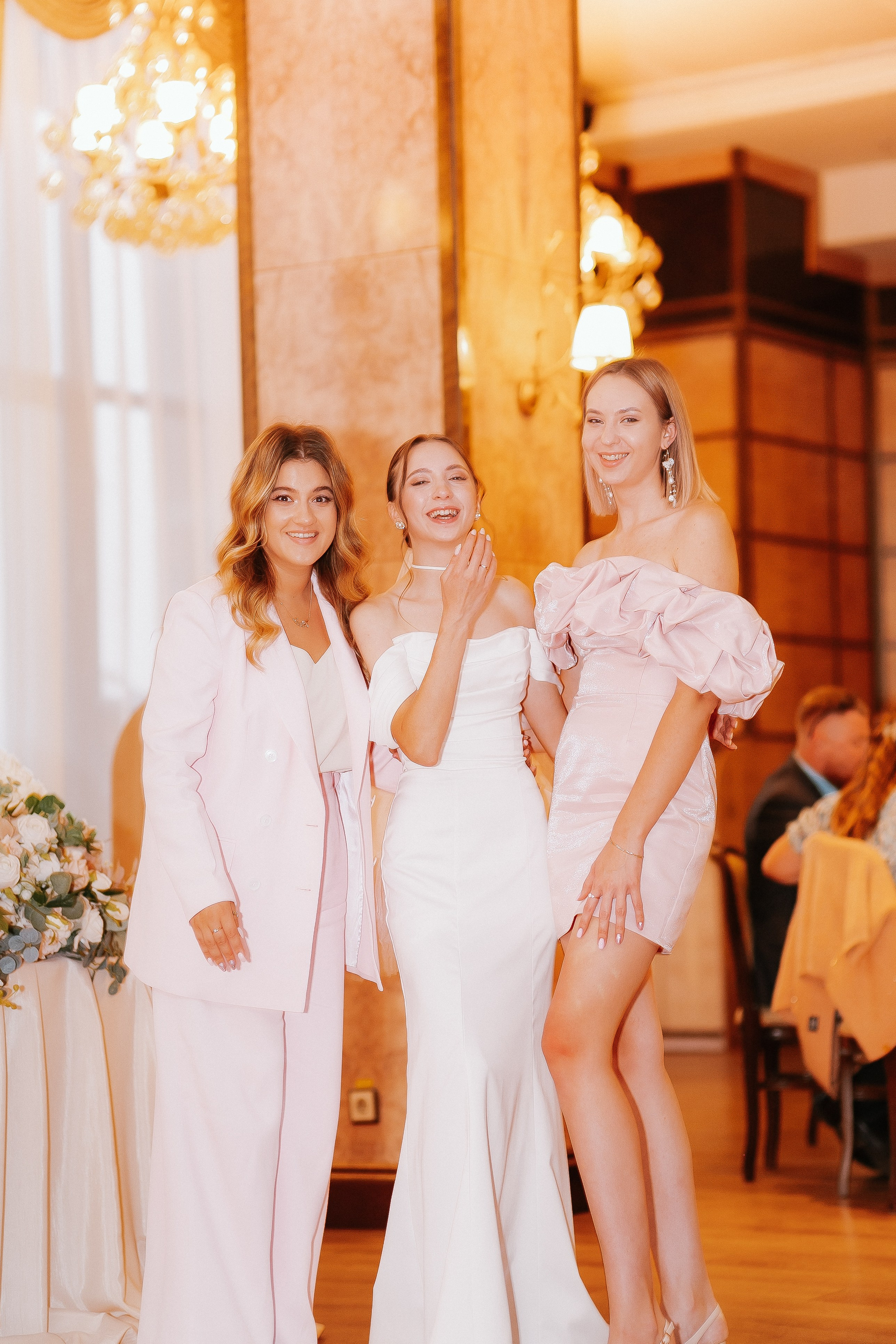 Свадебная осенняя фотосессия Ивана и Лидии в городе. Свадебный и репортажный фотограф в Ярославле и Санкт-Петербурге Роман Микрюков