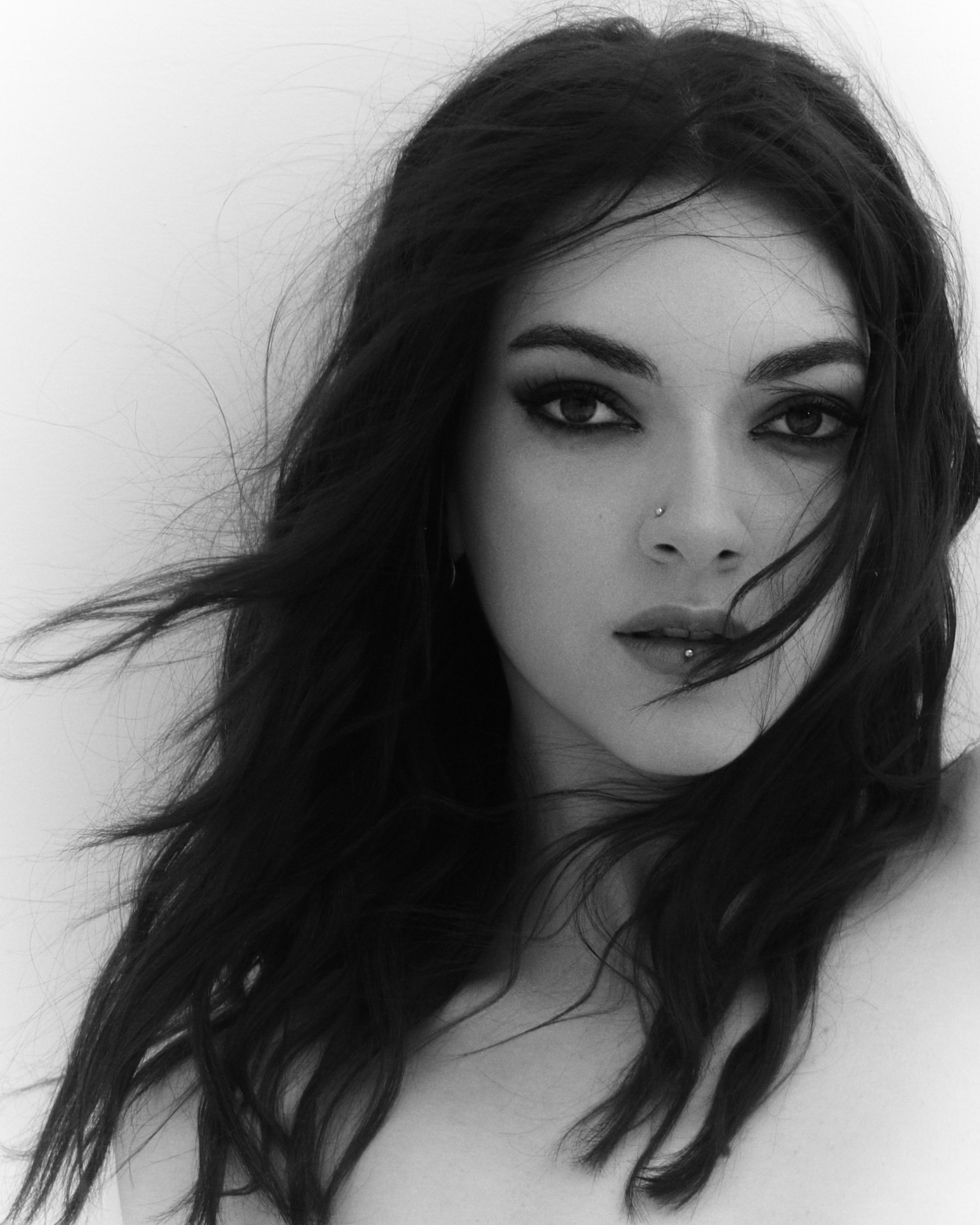 Liza. Z H U R A V L E V