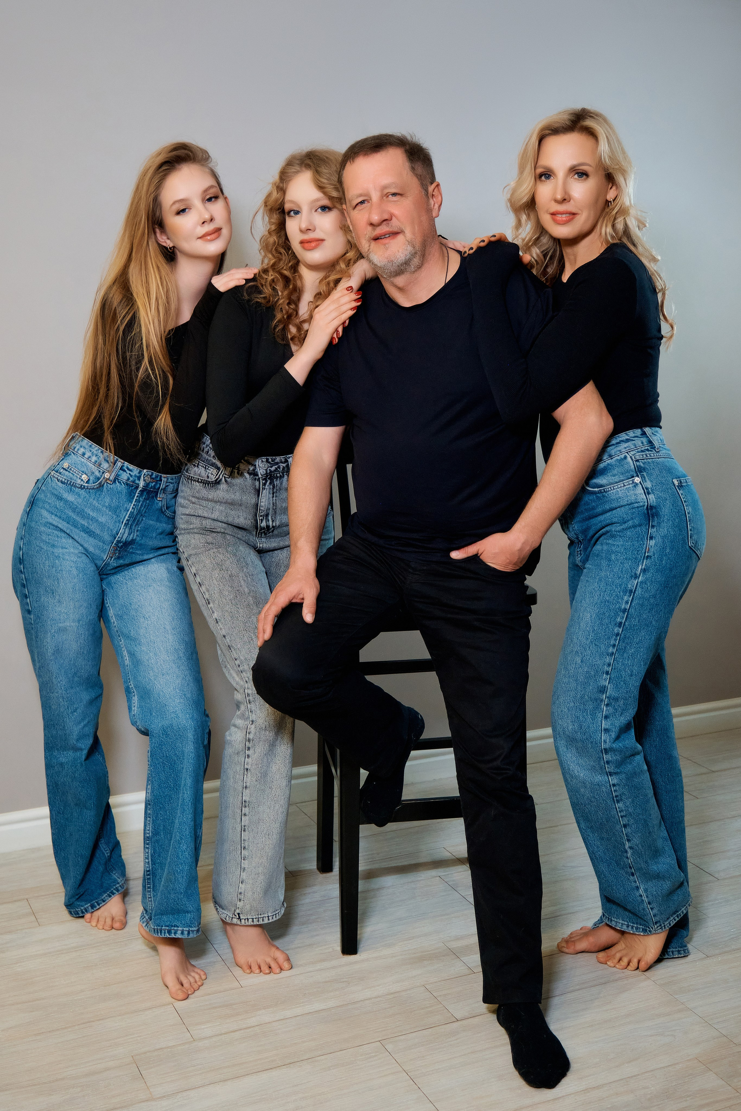 Семейная фотосессия дома. Фотограф Таганрог Анна Трайжон