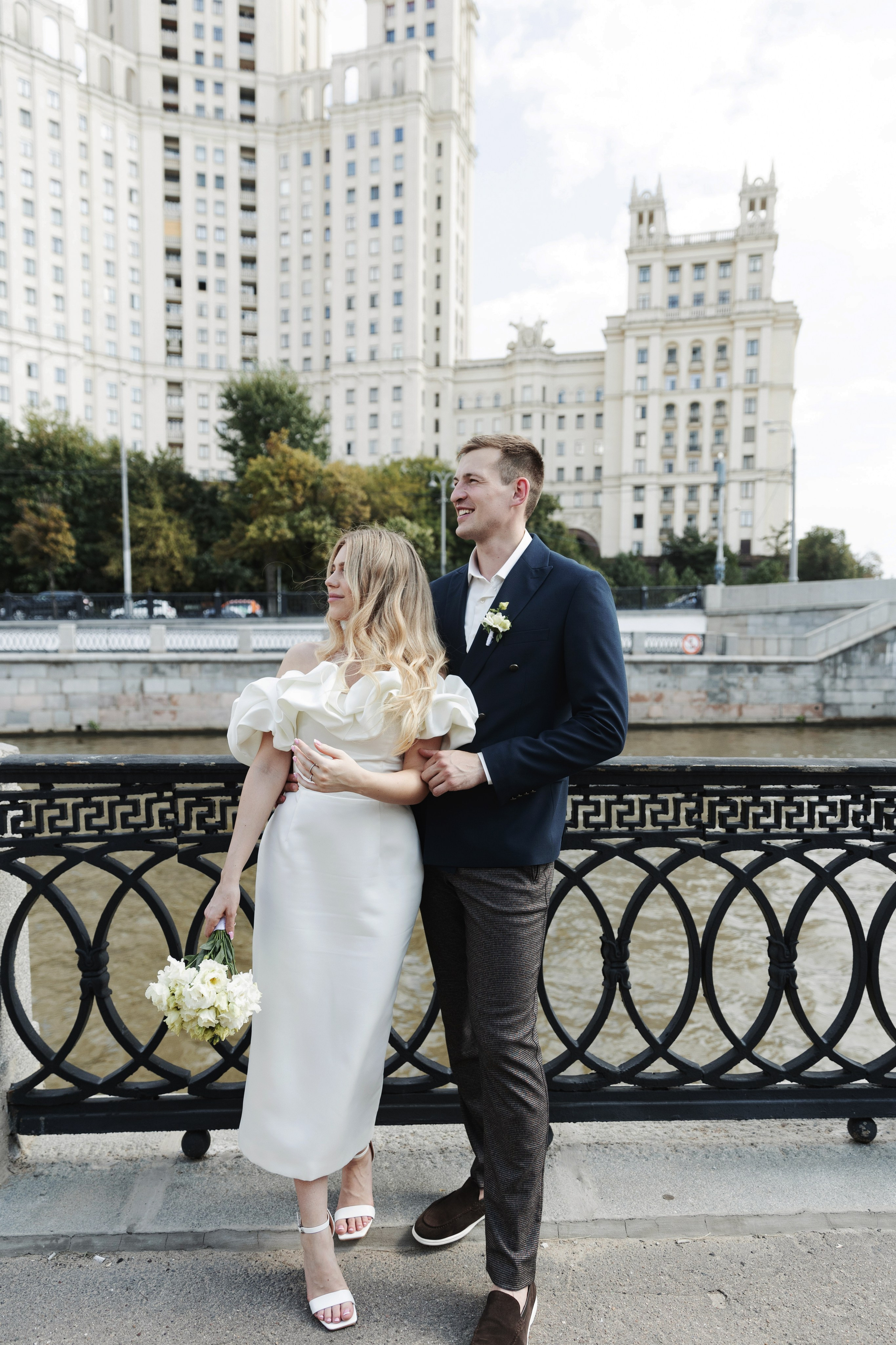 Свадебная фотосессия на Котельнической набережной и в парке Царицыно, Роспись в Шипиловском ЗАГСе. Свадебный фотограф Москва Анастасия Храмова