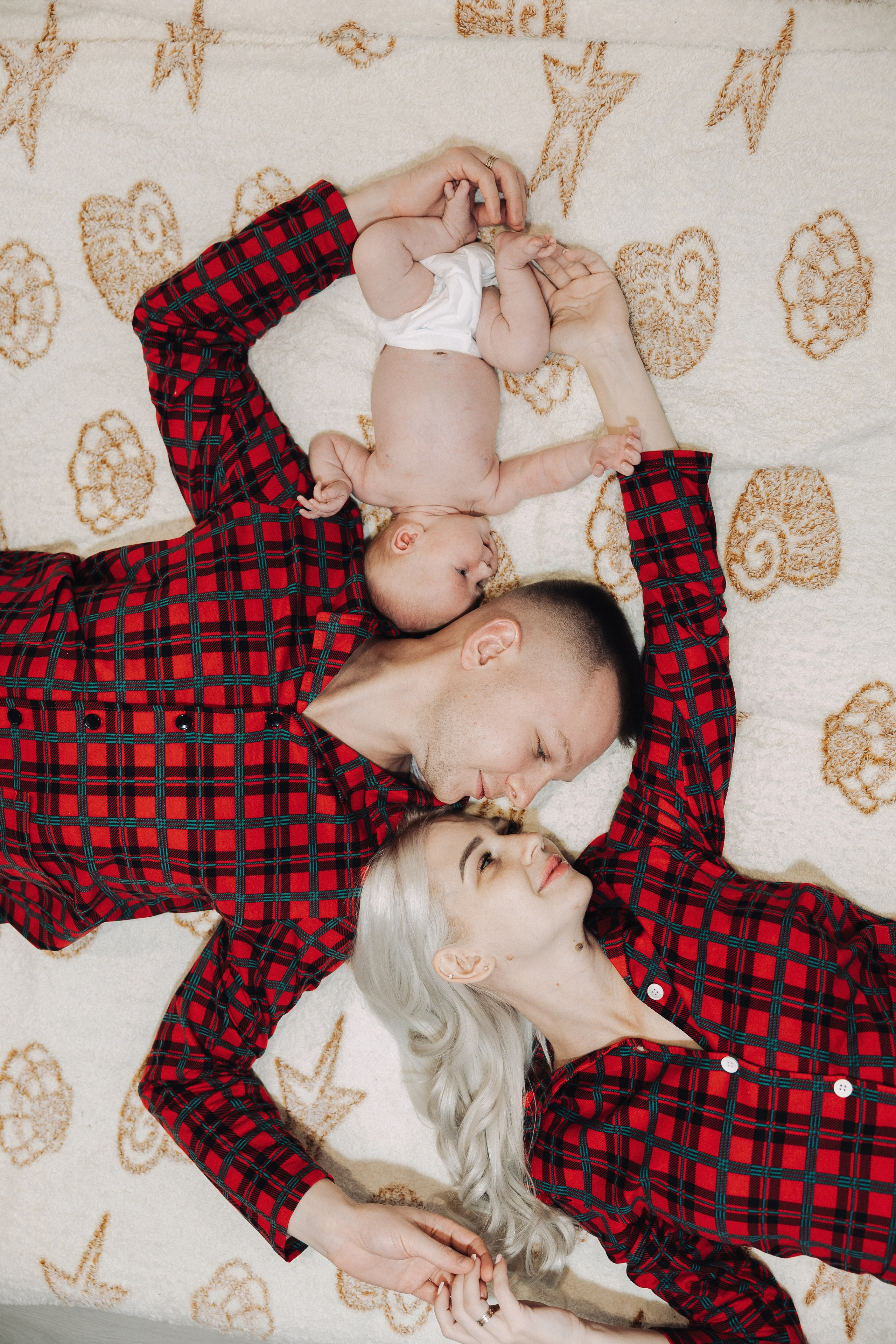 Семья с младенцем. Фотограф Александр Герасимов