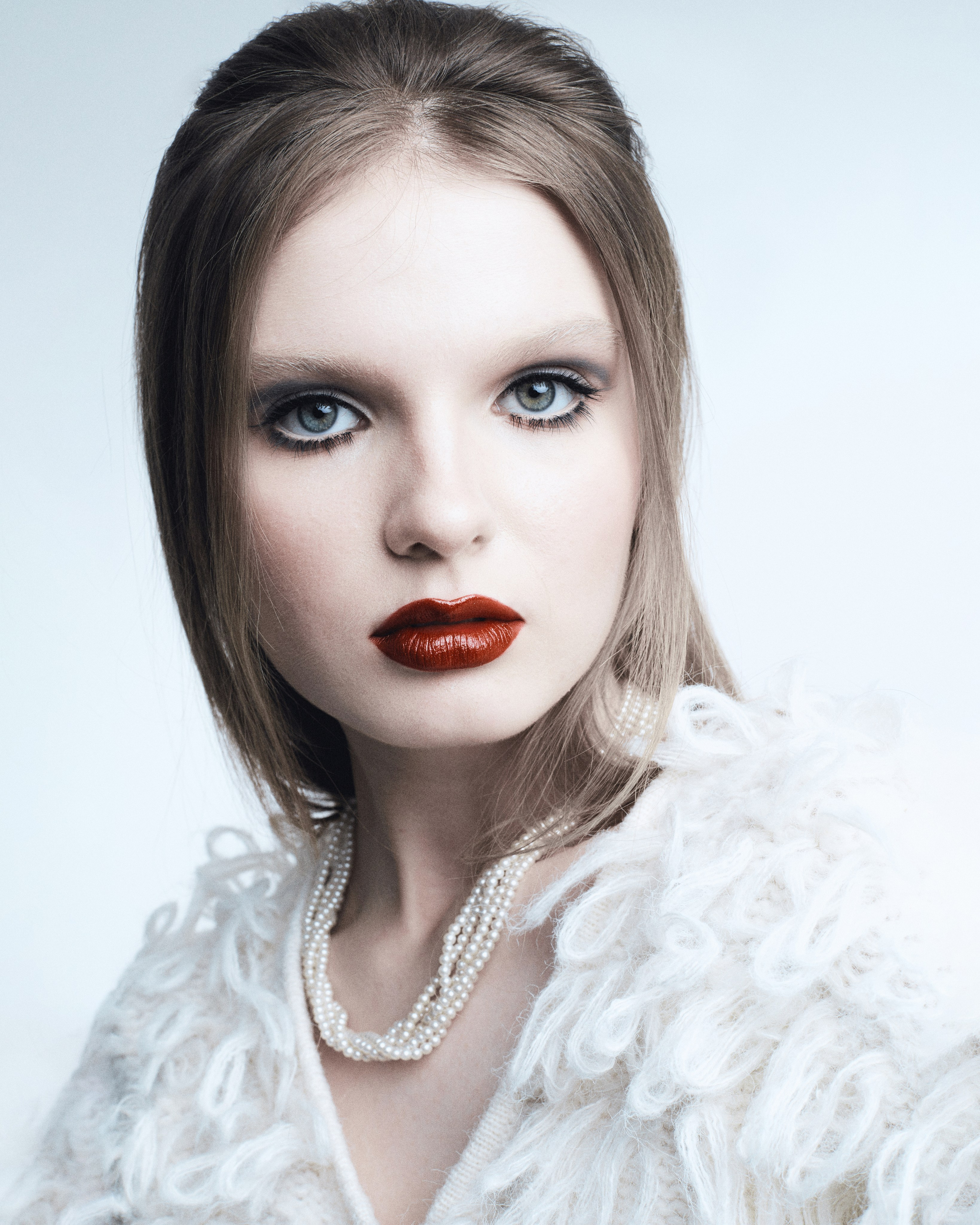 Kati, white and burgundy. Юрина Полина, фотограф из Екатеринбурга