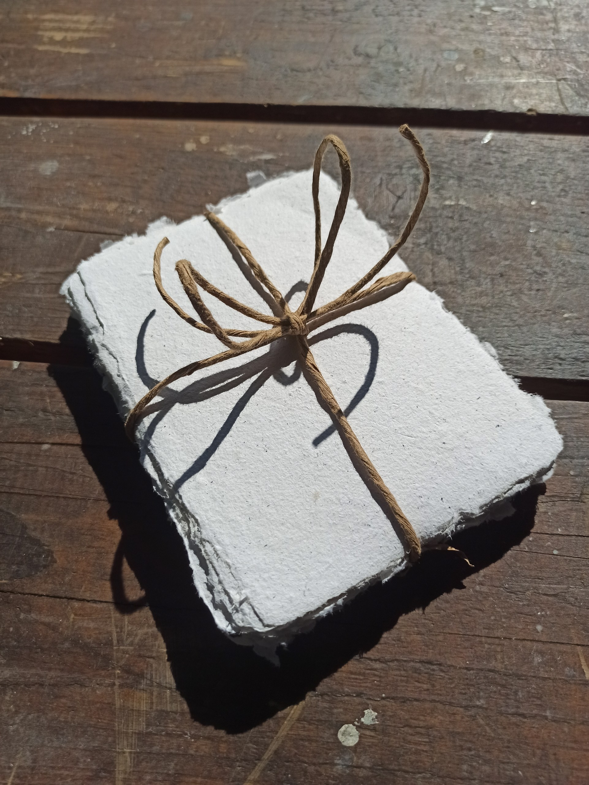 Бумага ручной работы. Фотография Стремского