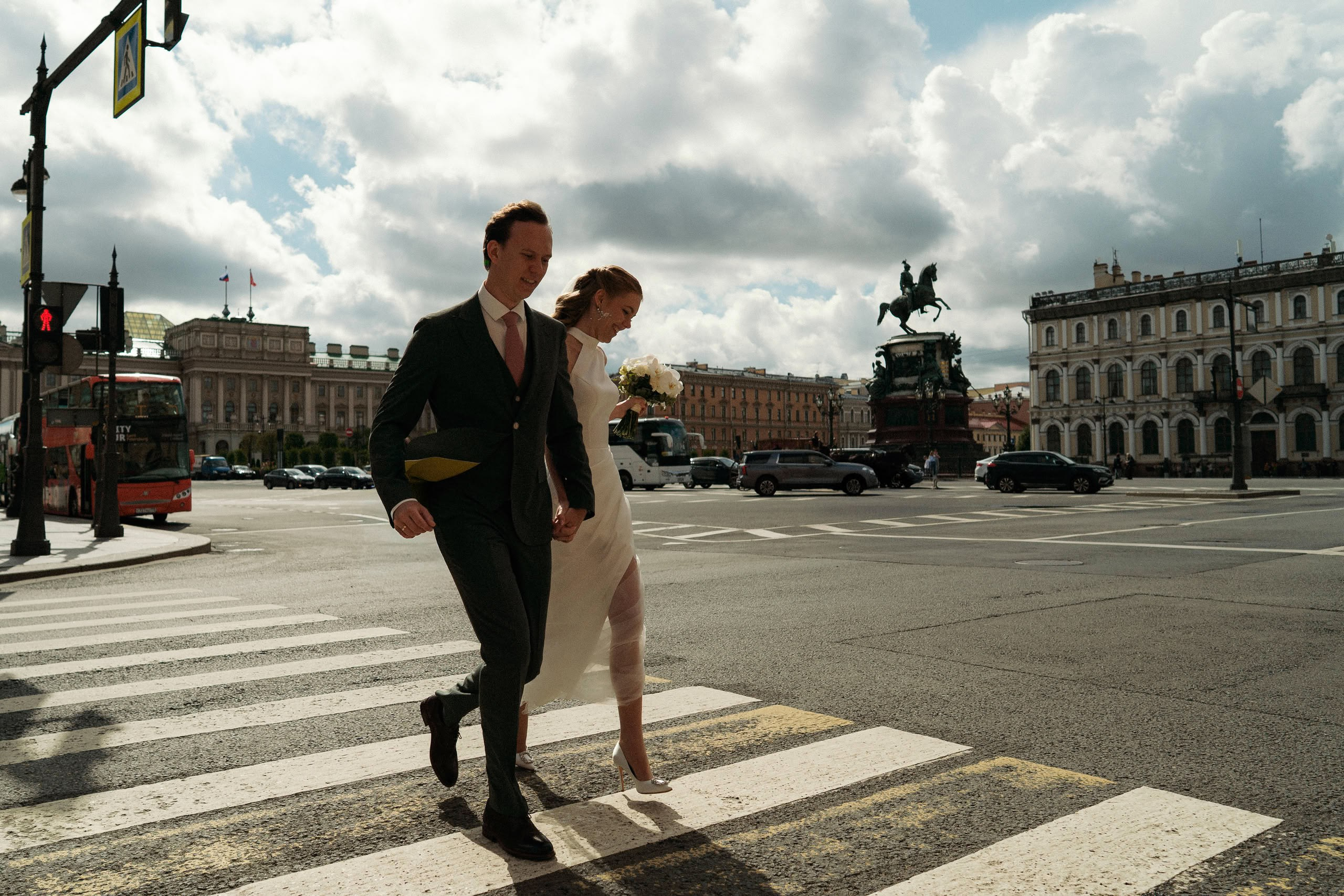 Арина и Илья — свадьба в Петербурге, цифра и плёнка. Свадебный фотограф Дмитрий Родионов — Санкт-Петербург и Ленинградская область