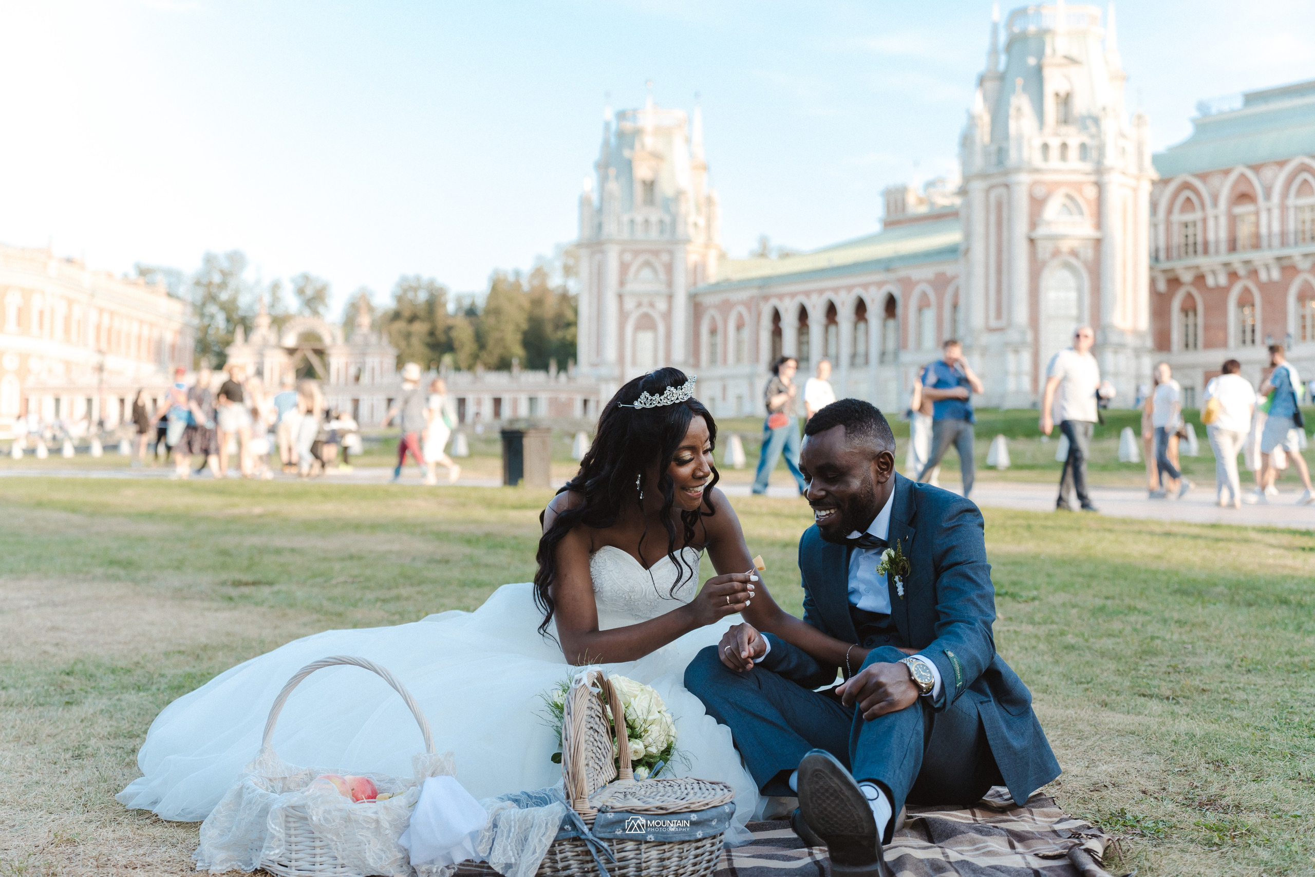 Synthia and Jospin Part 2. Я занимаюсь событийной, свадебной, товарной, студийной… фотографией