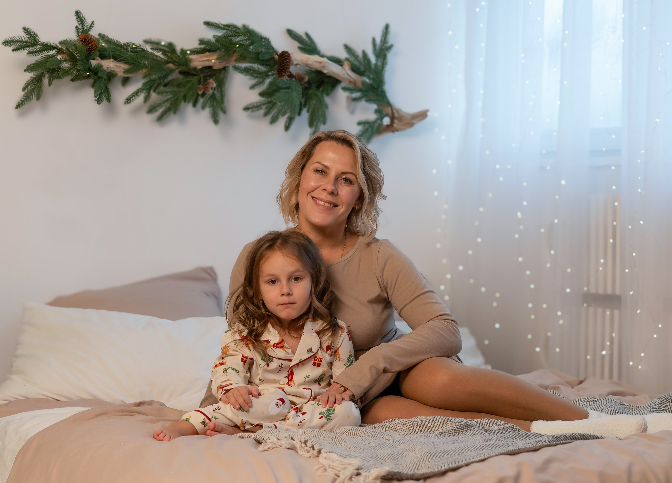 Семейная новогодняя фотосессия в студии Краснообск Новосибирск