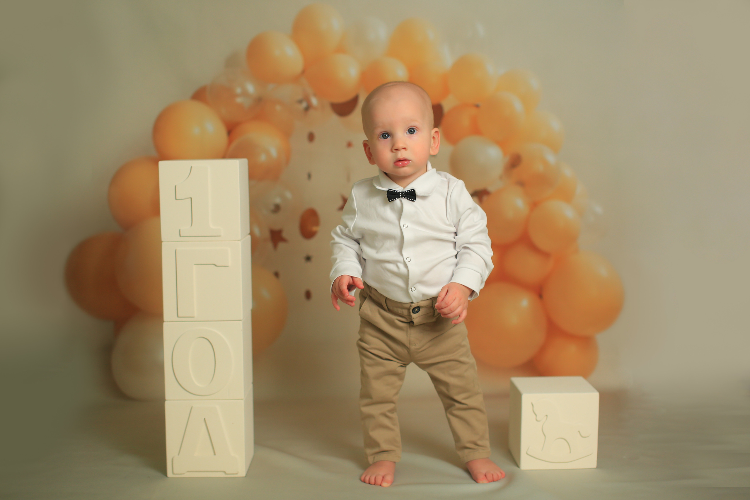 Первый тортик. Детский фотограф Екатеринбург