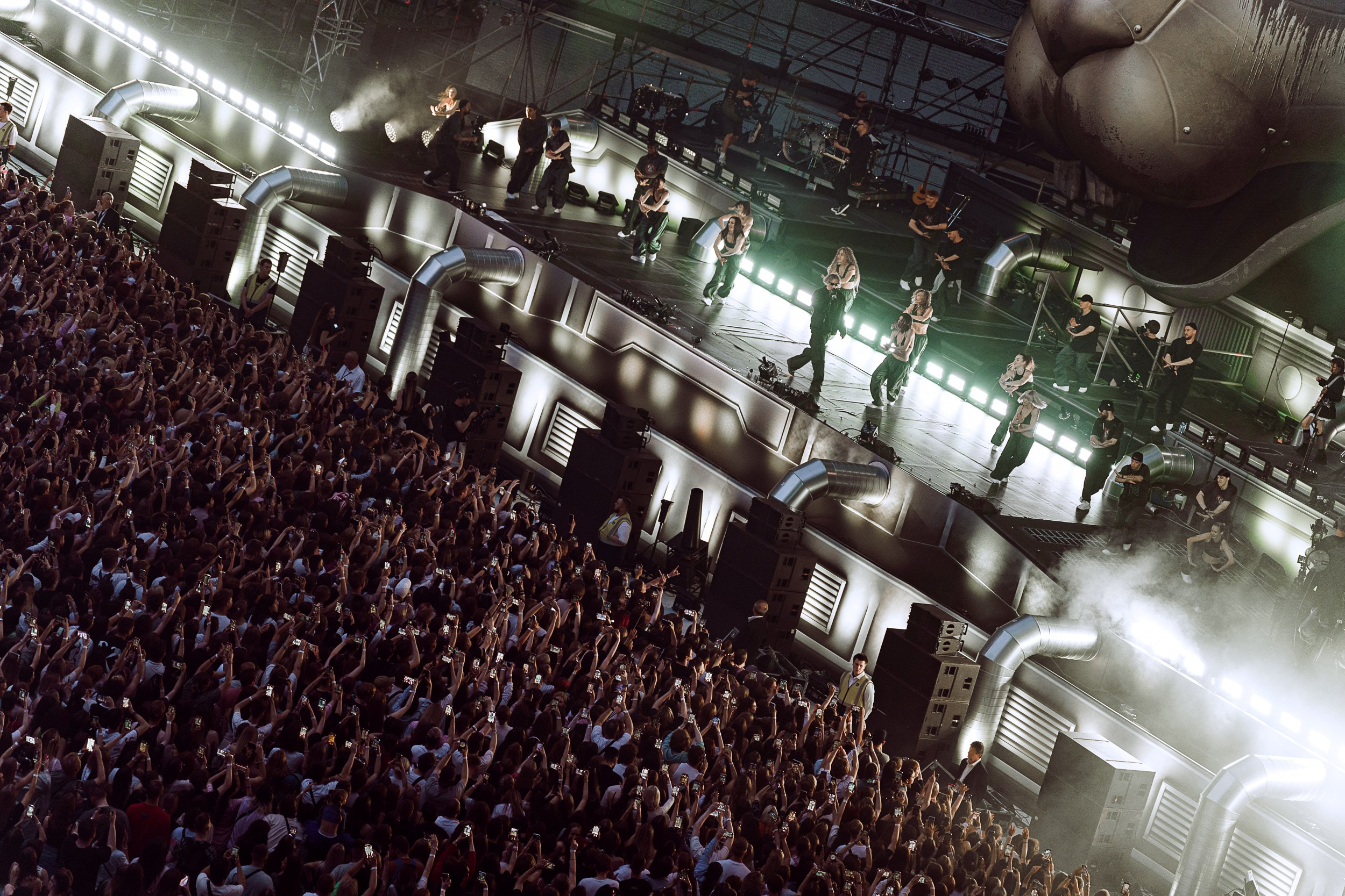 Солдаут Егора Крида в ВТБ Арена. Концертный и портретный фотограф Москва и Санкт-Петербург