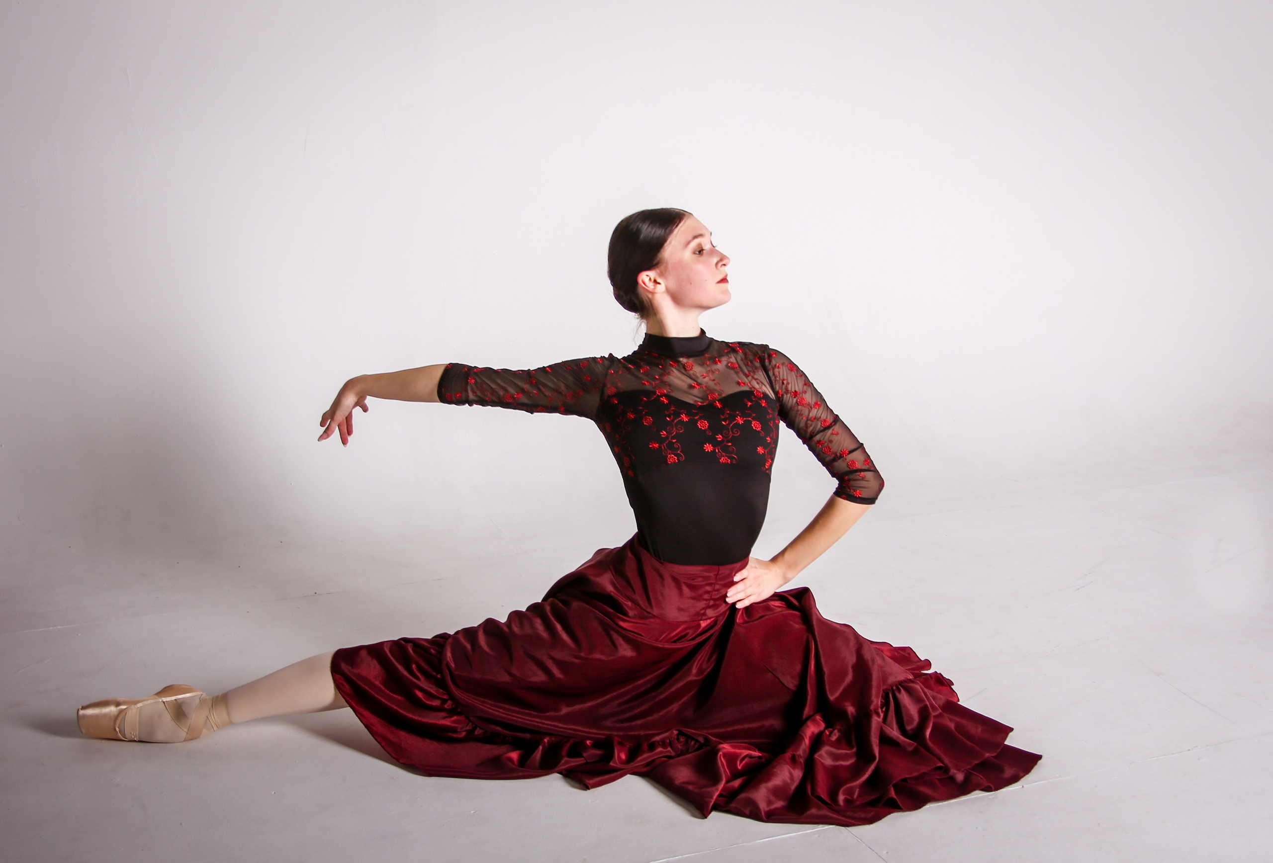 Балерина Екатерина. Фотограф Пермь. Фотосессия в фотостудии Перми и на свежем воздухе