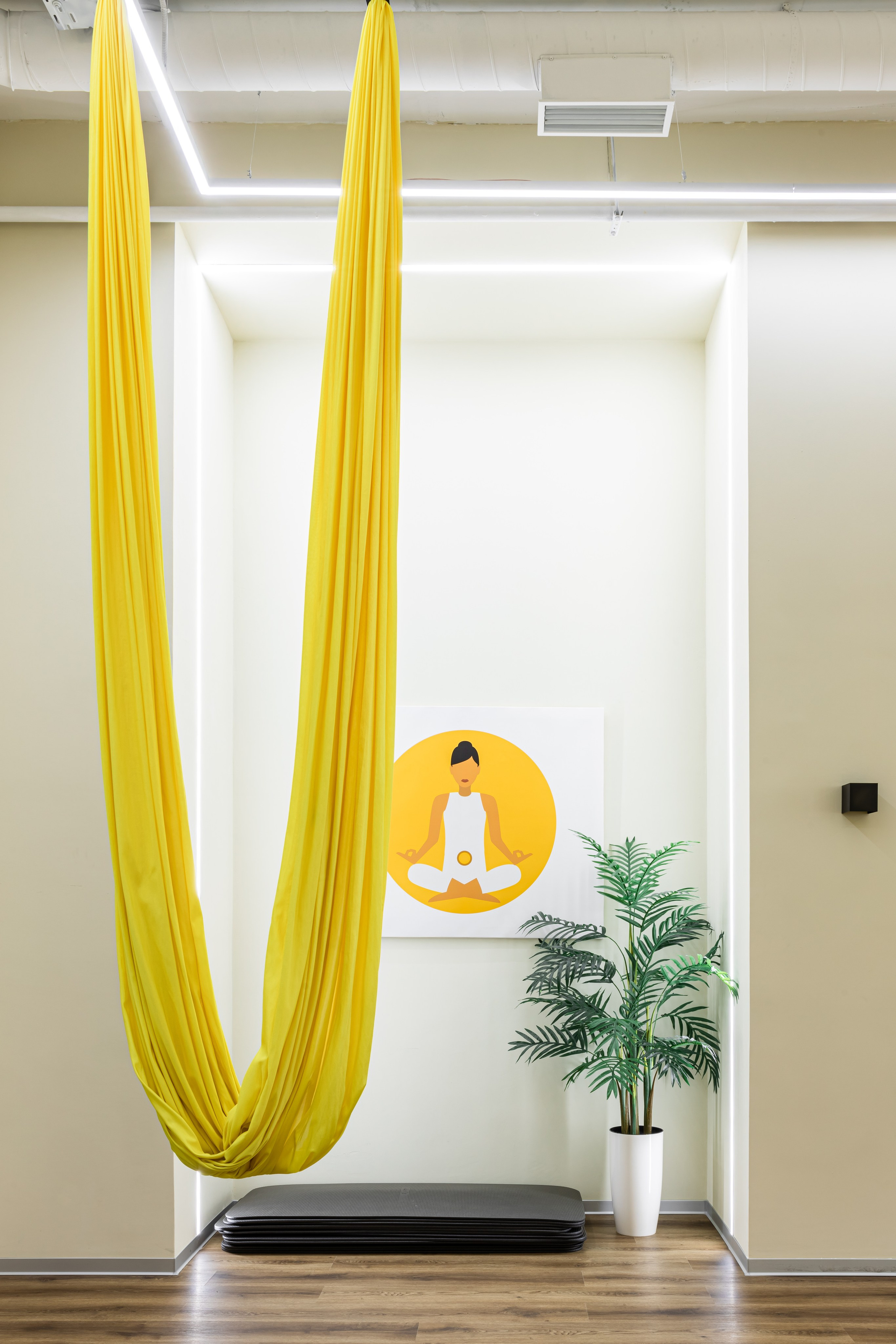 Фитнес-клуб Gym Station, г. Киров. Дизайнер Екатерина Рыблева. Иван Благушин. Интерьерный и архитектурный фотограф в Москве и Санкт-Петербурге