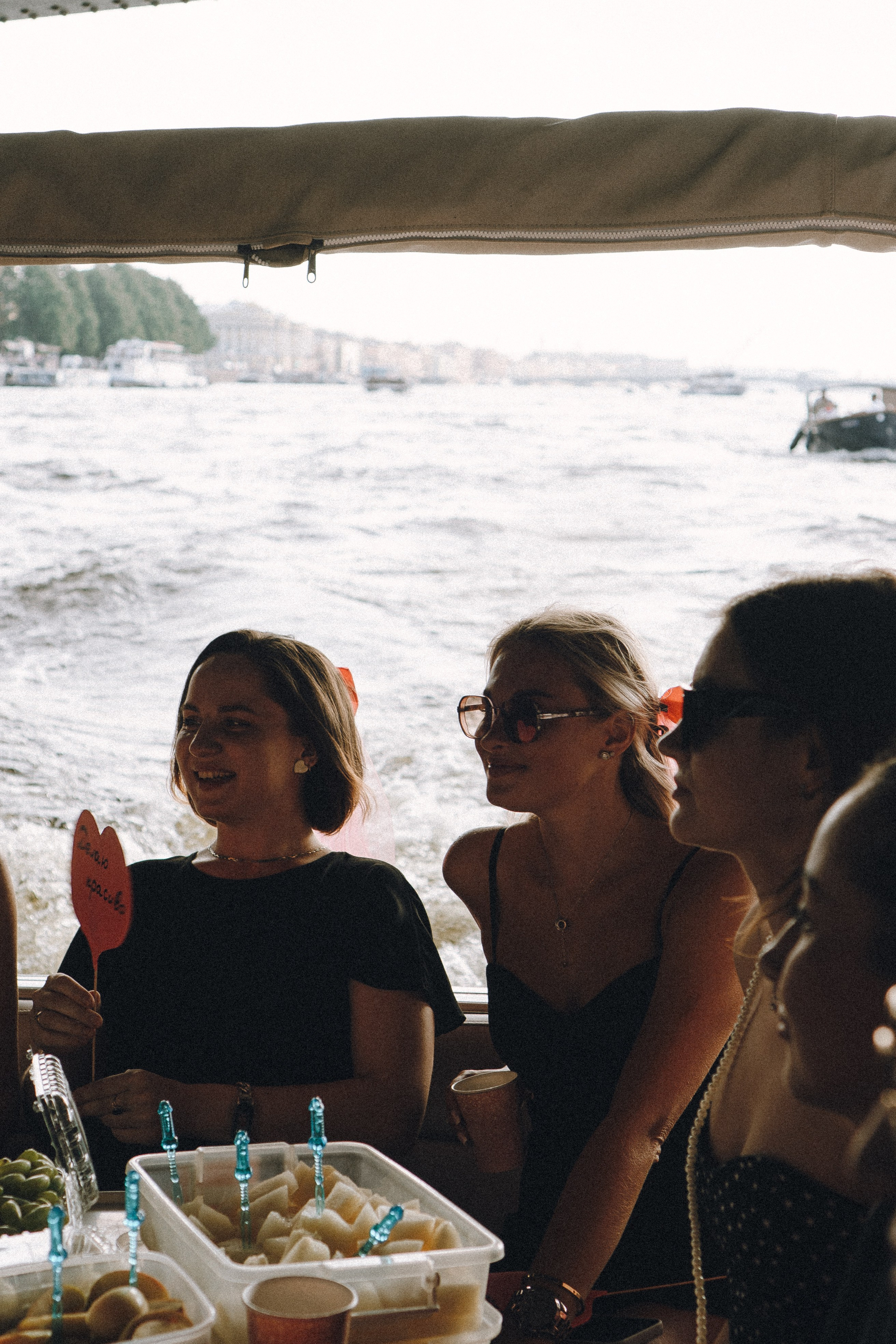 ДЕВИЧНИК НА КАТЕРЕ. Профессиональный фотограф, Санкт-Петербург — Виктория Богомолова