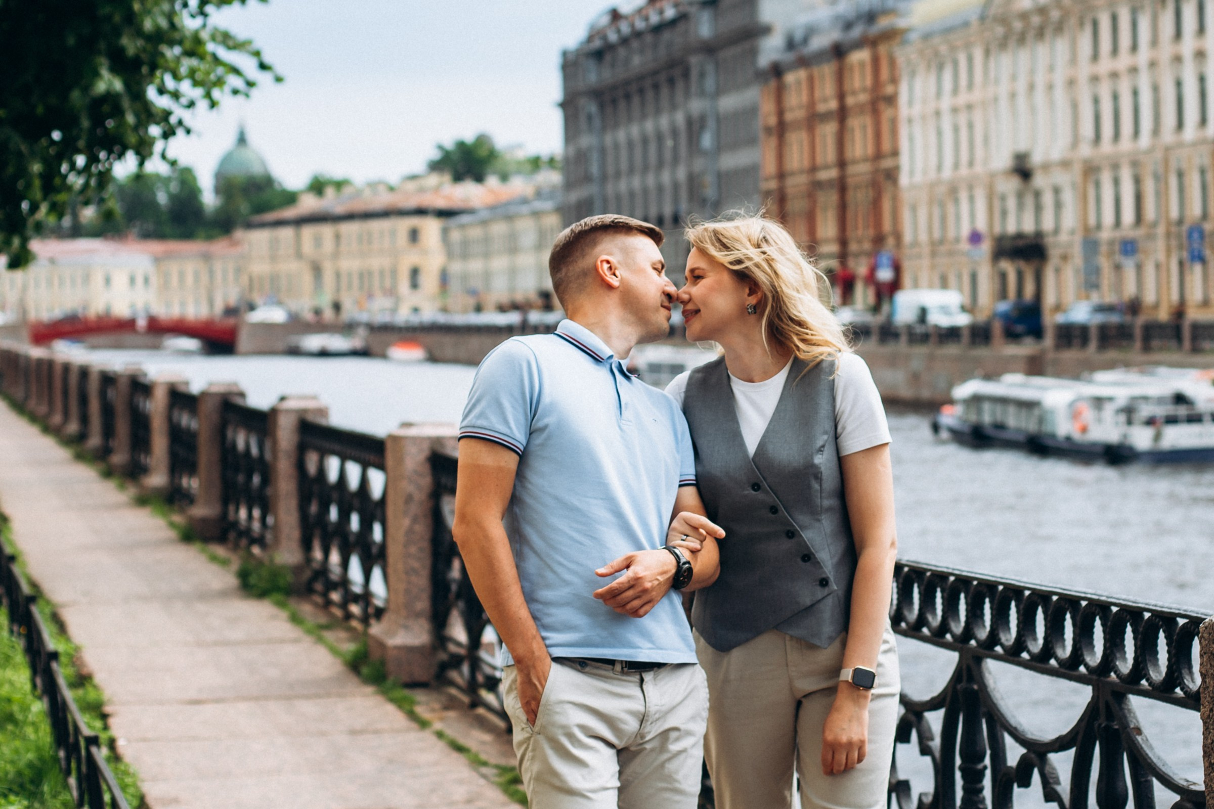 Евгений и Евгения в июле. Фотопрогулка в Петербурге. Индивидуальный и семейный фотограф в Санкт-Петербурге
