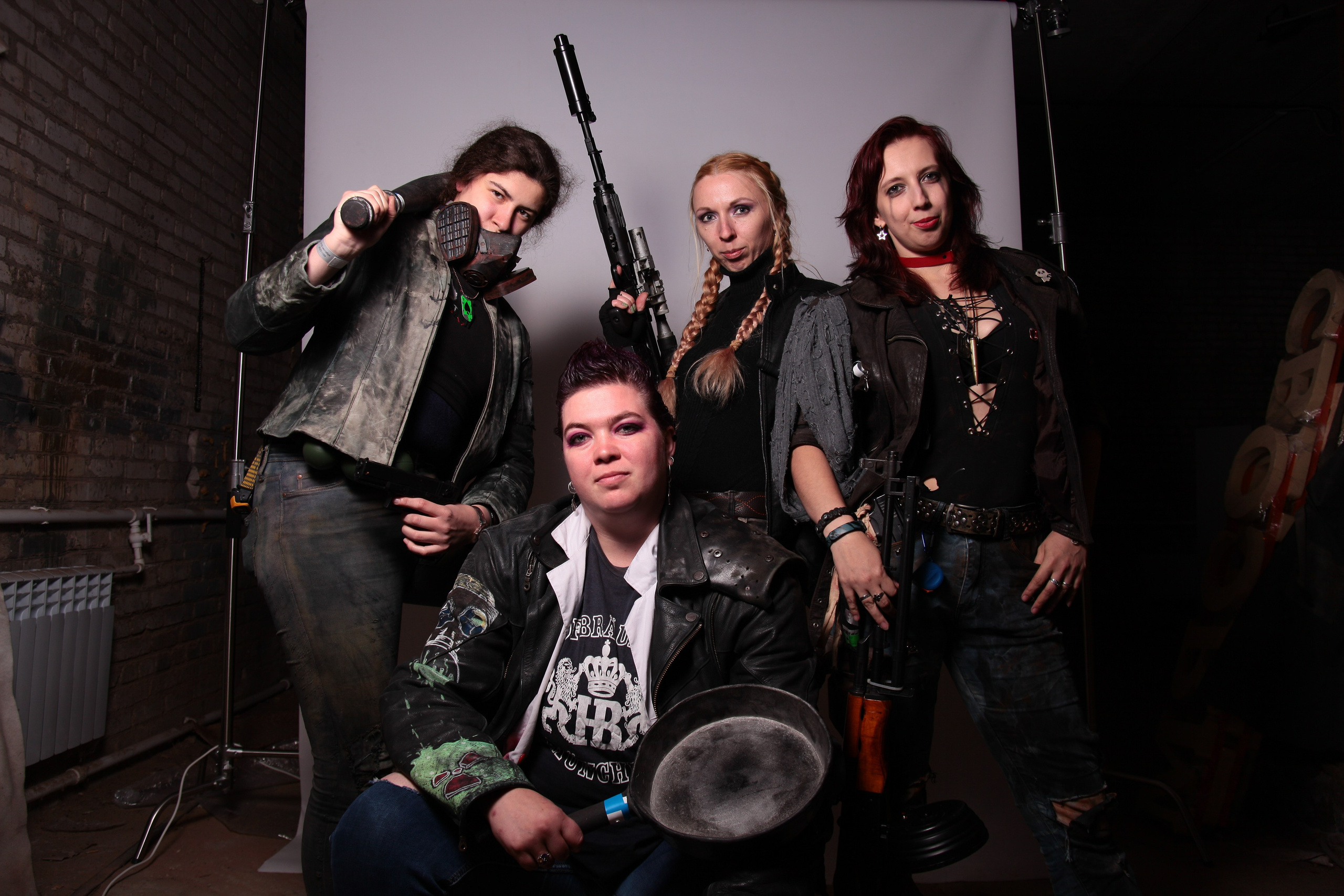 Фотосессия с оружием на заказ в Москве. Страйкбольная мастерская Бигич Воркшоп