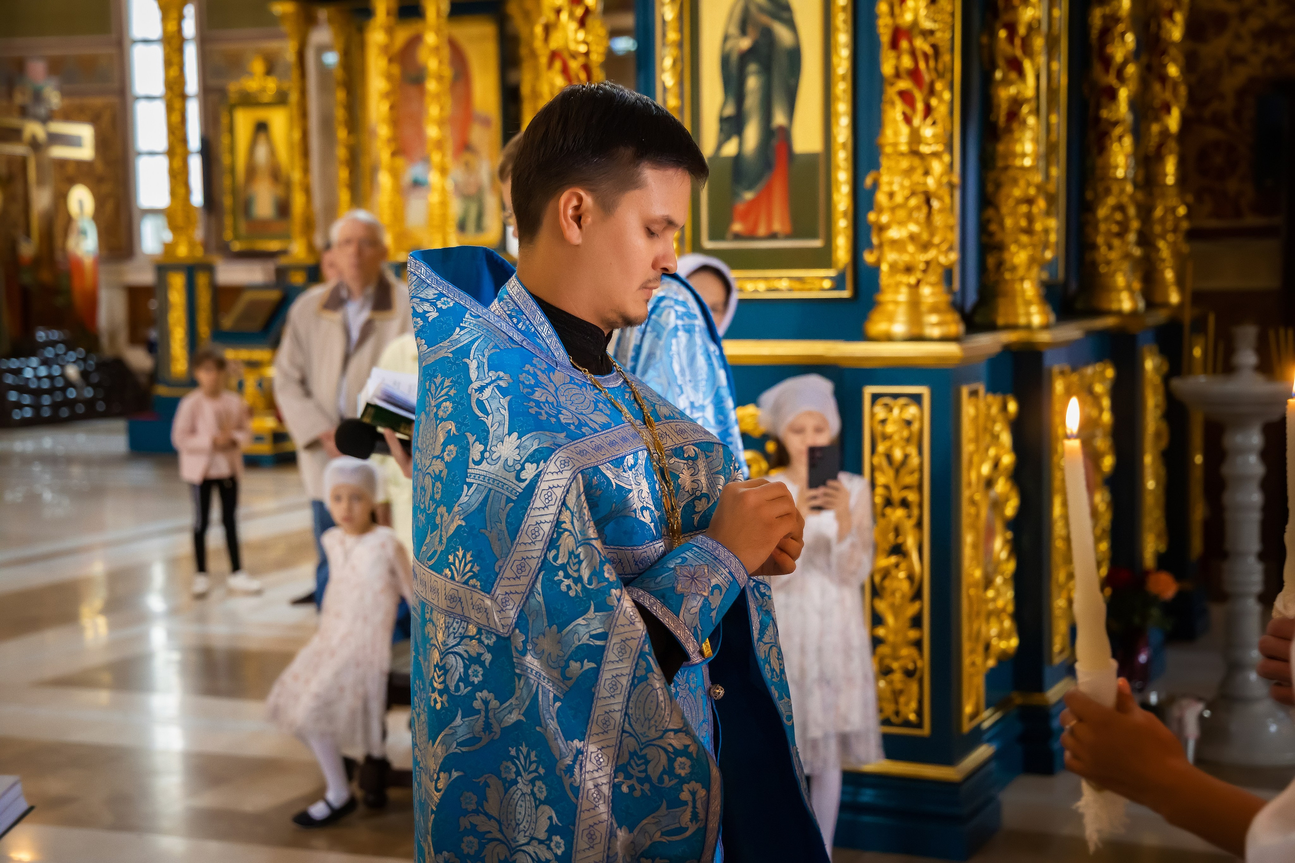 В Храме. Семейный и Свадебный фотограф в Астане Александр Астапов