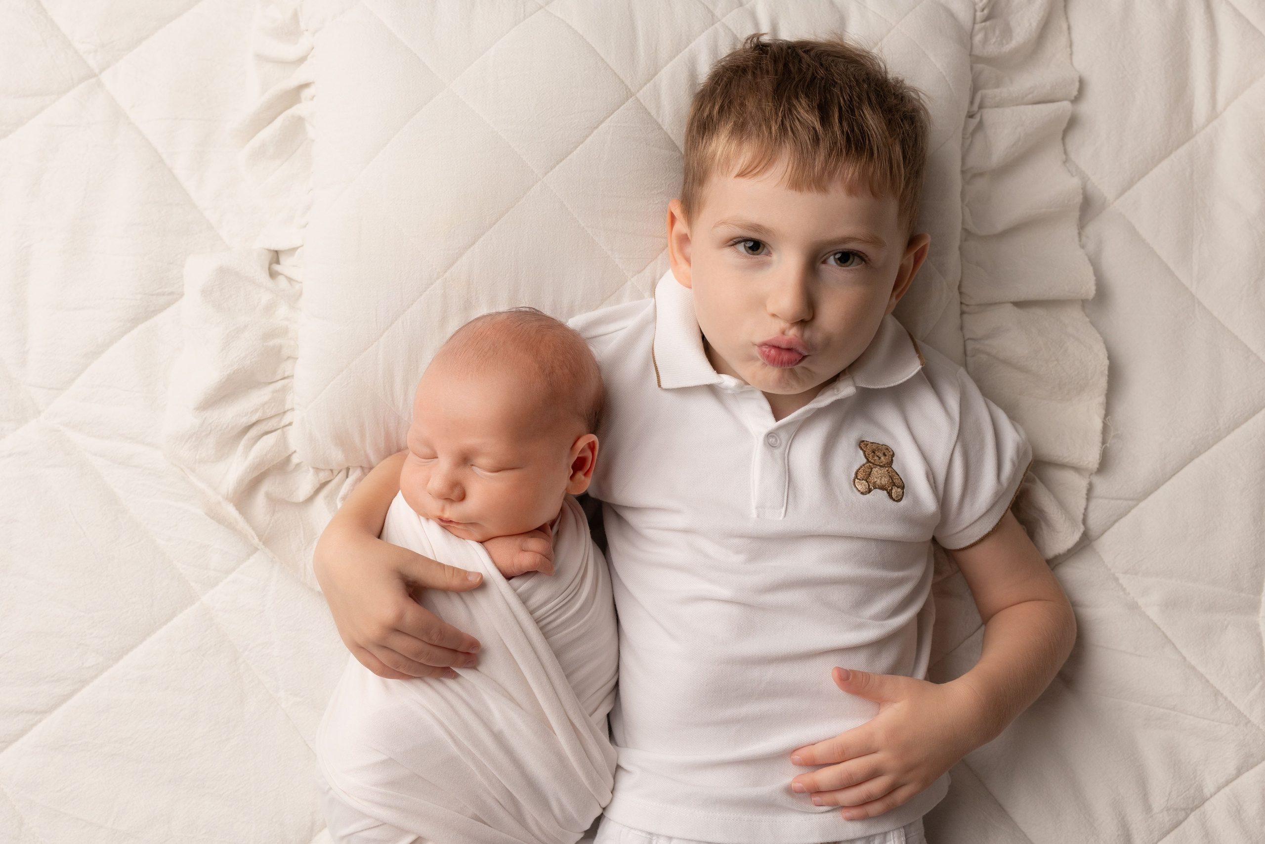 Портфолио Семья - Фотограф новорожденных: моменты счастья и связи. Фотограф новорожденных: волшебные моменты первых дней жизни