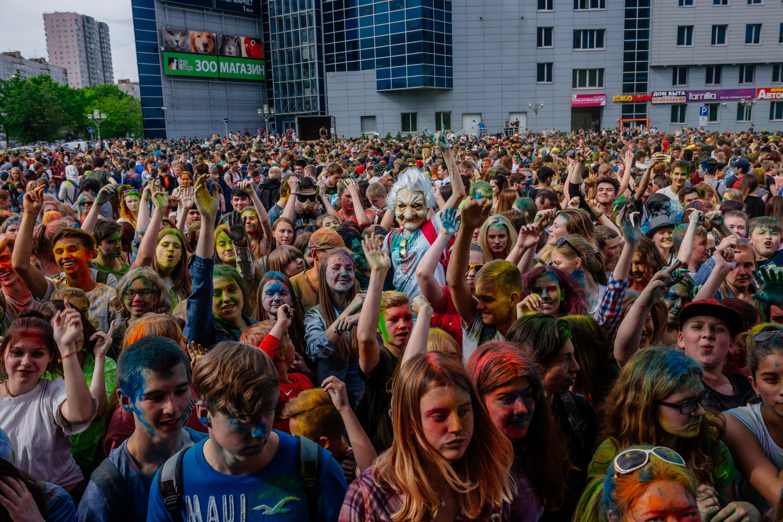 Фестиваль красок Holi. Москва, МО. Фотограф LANA STIL. Семейный, репортажный фотограф, студия. Женский, мужской портрет. Фотографирую территориально в г. Королев, Москва, МО