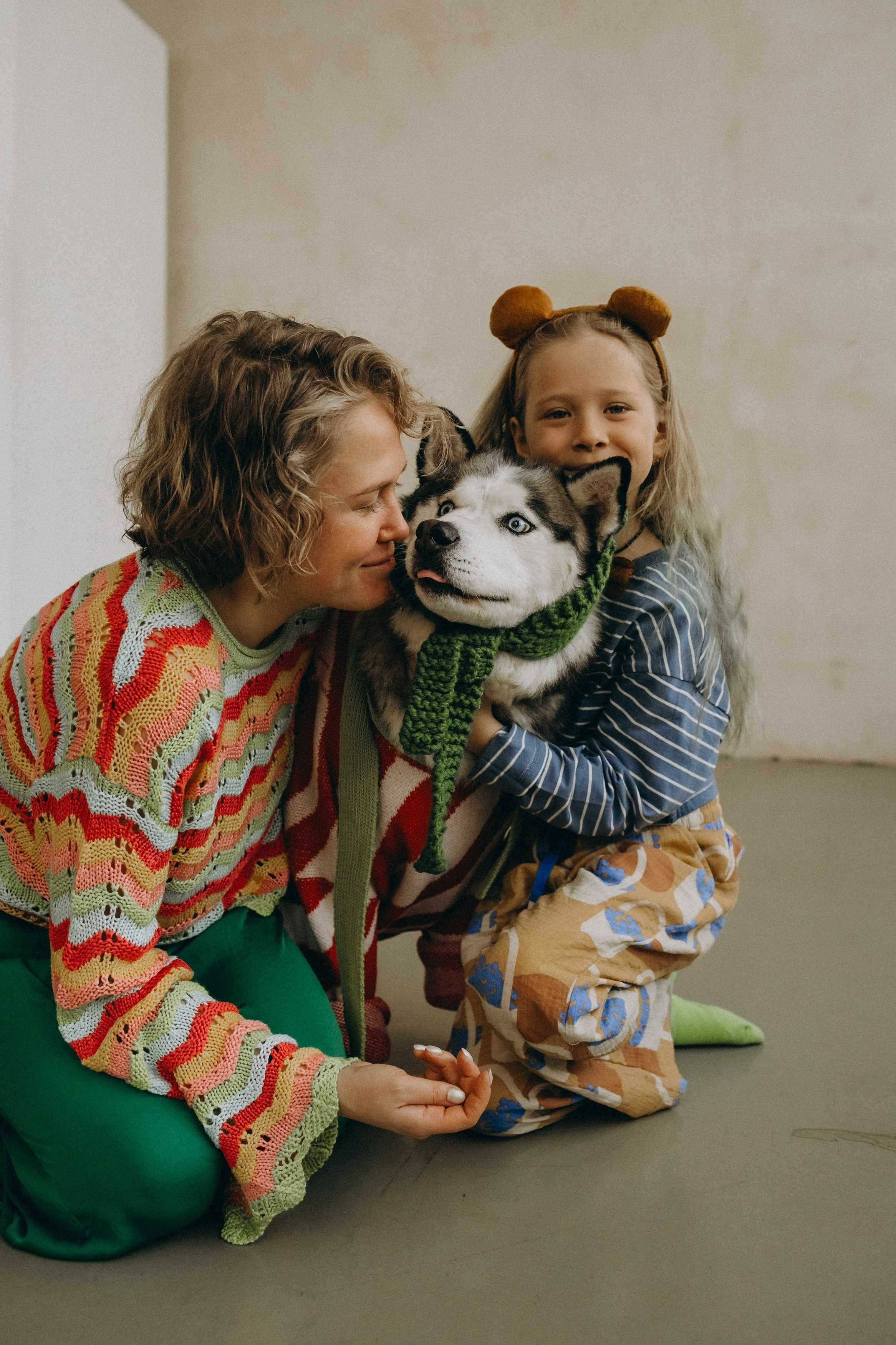 Катя, Лида, Вольт. Главная