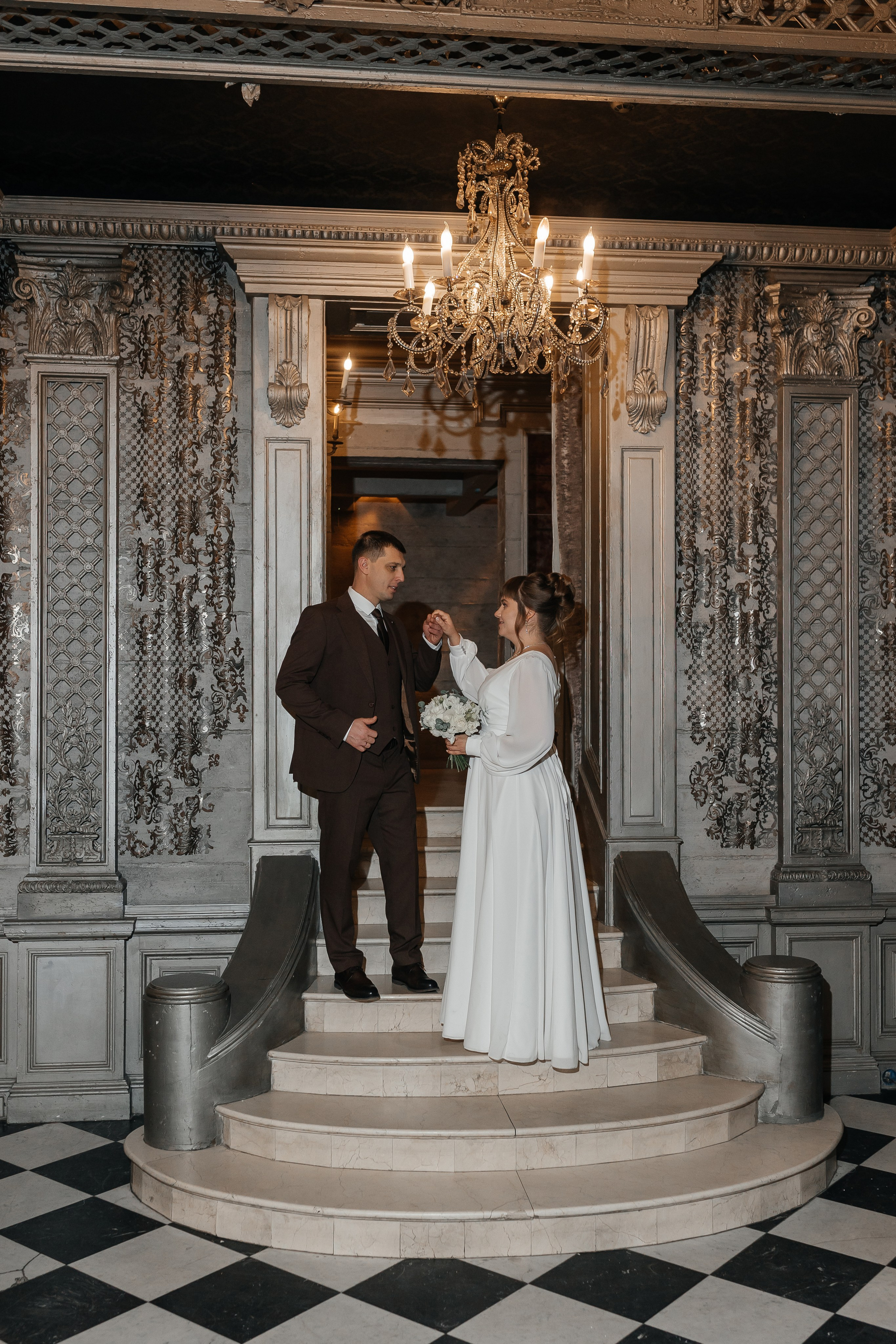 Свадебная фотосессия в ресторане Турандот. Свадебный фотограф в Москве Дарья Олендарёва