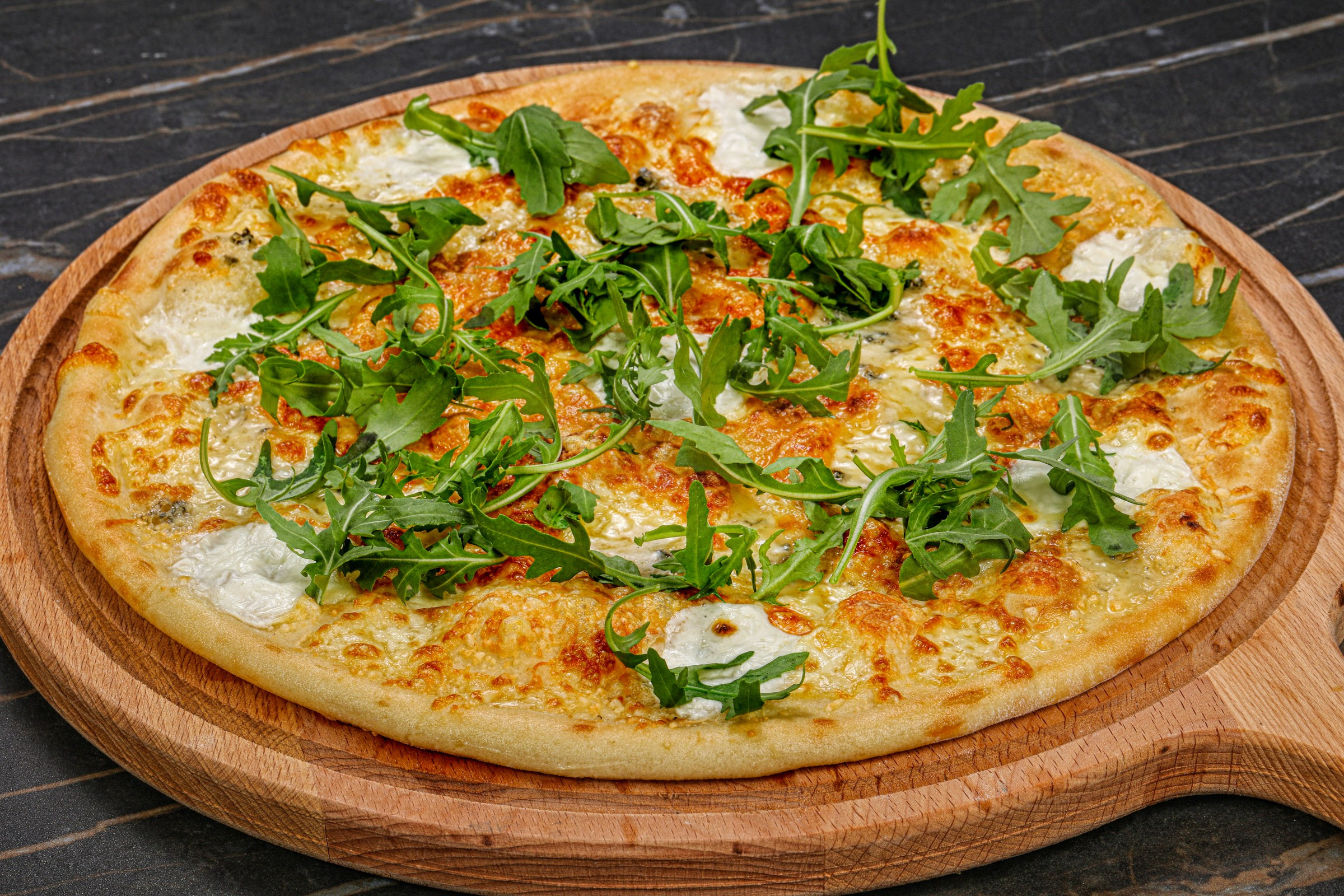 Фотосъемка пиццы. Заказ по тел.: +7 (906) 006-90-22. Фуд-фотограф Андрей Старостин — съемка еды в Москве. 9000 руб. в час