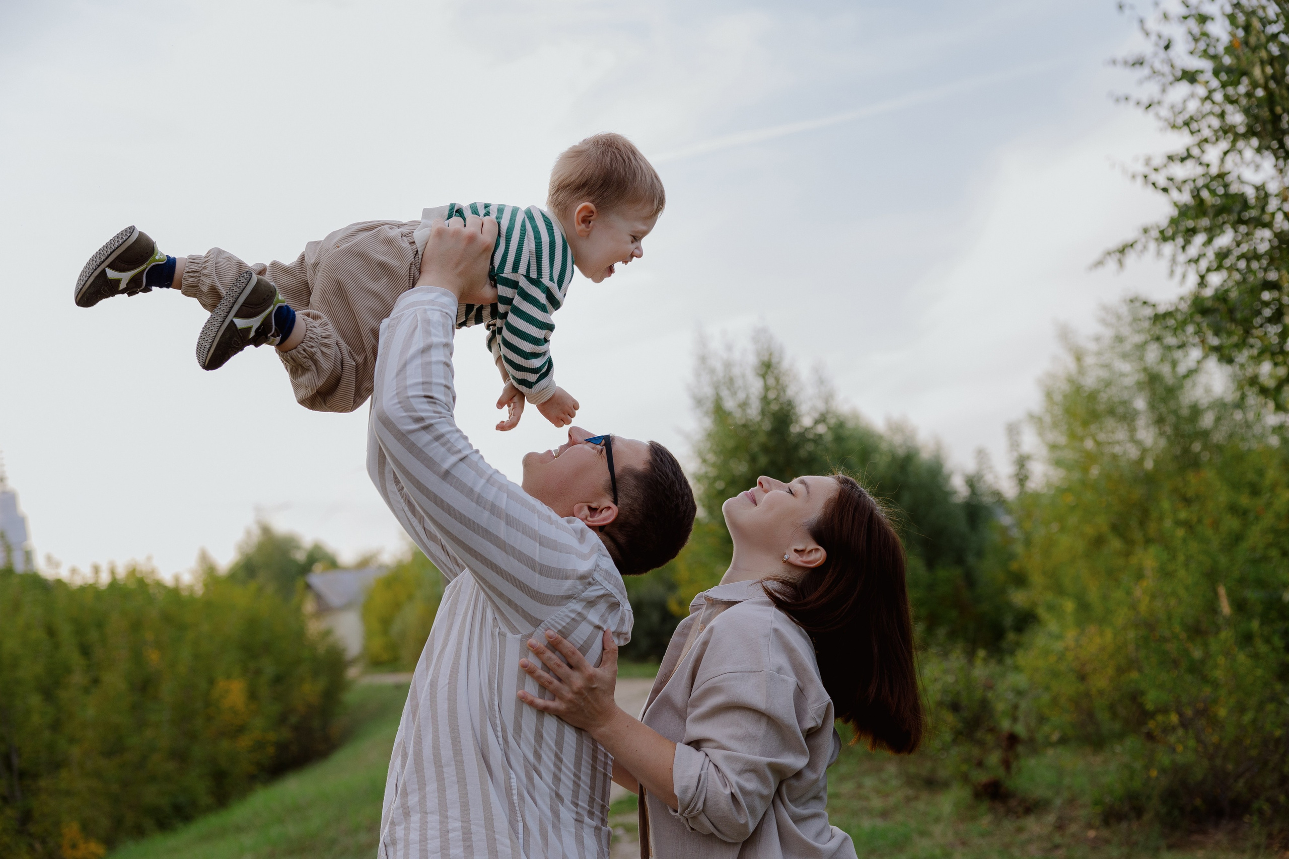 Семейная прогулка на бульваре в Кинешме. Артем Розанов фотограф в Иванове фотограф в Кинешме