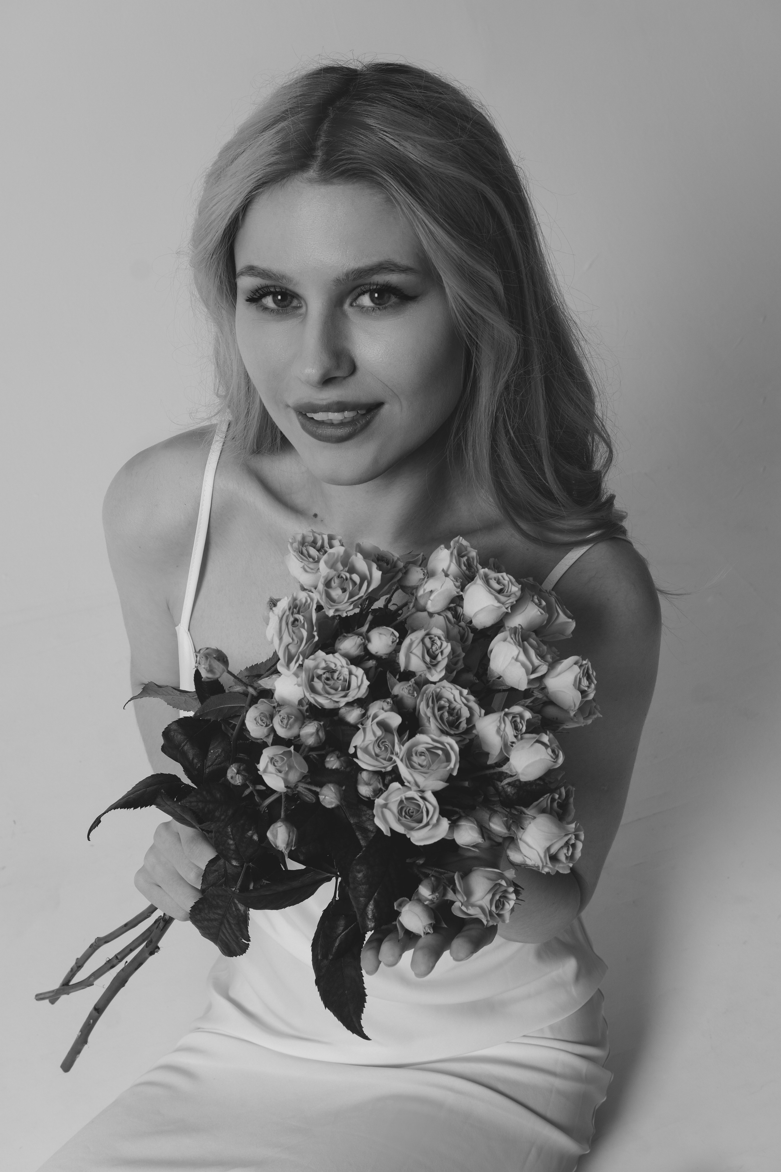 Нежная и дерзкая фотосессия в студии с девушкой блондинкой. Фотограф Наталья Воронина Москва