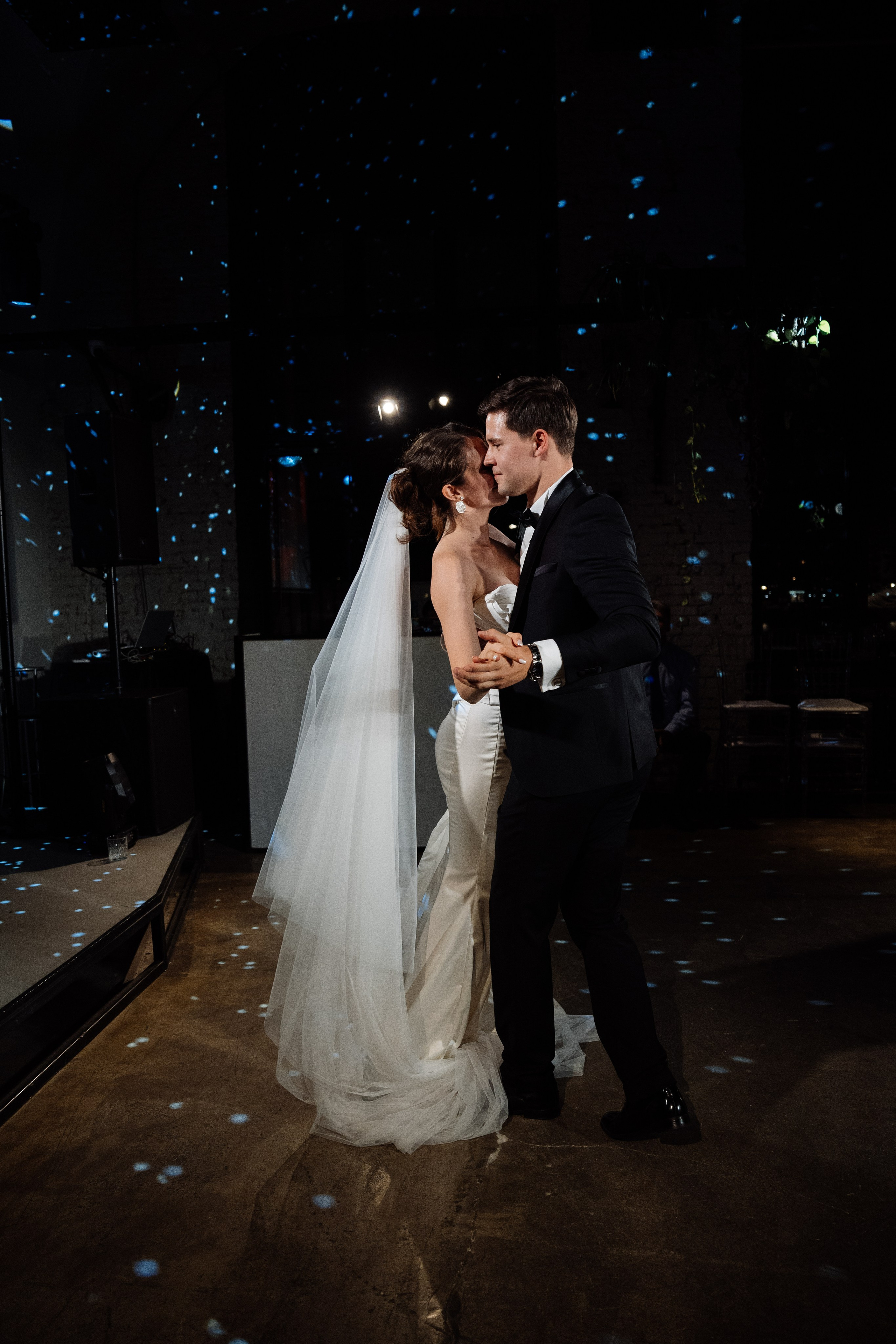 Оранжевая свадьба в гребешках. Свадебный фотограф организатор в Санкт-Петербурге Ассоль Опарина