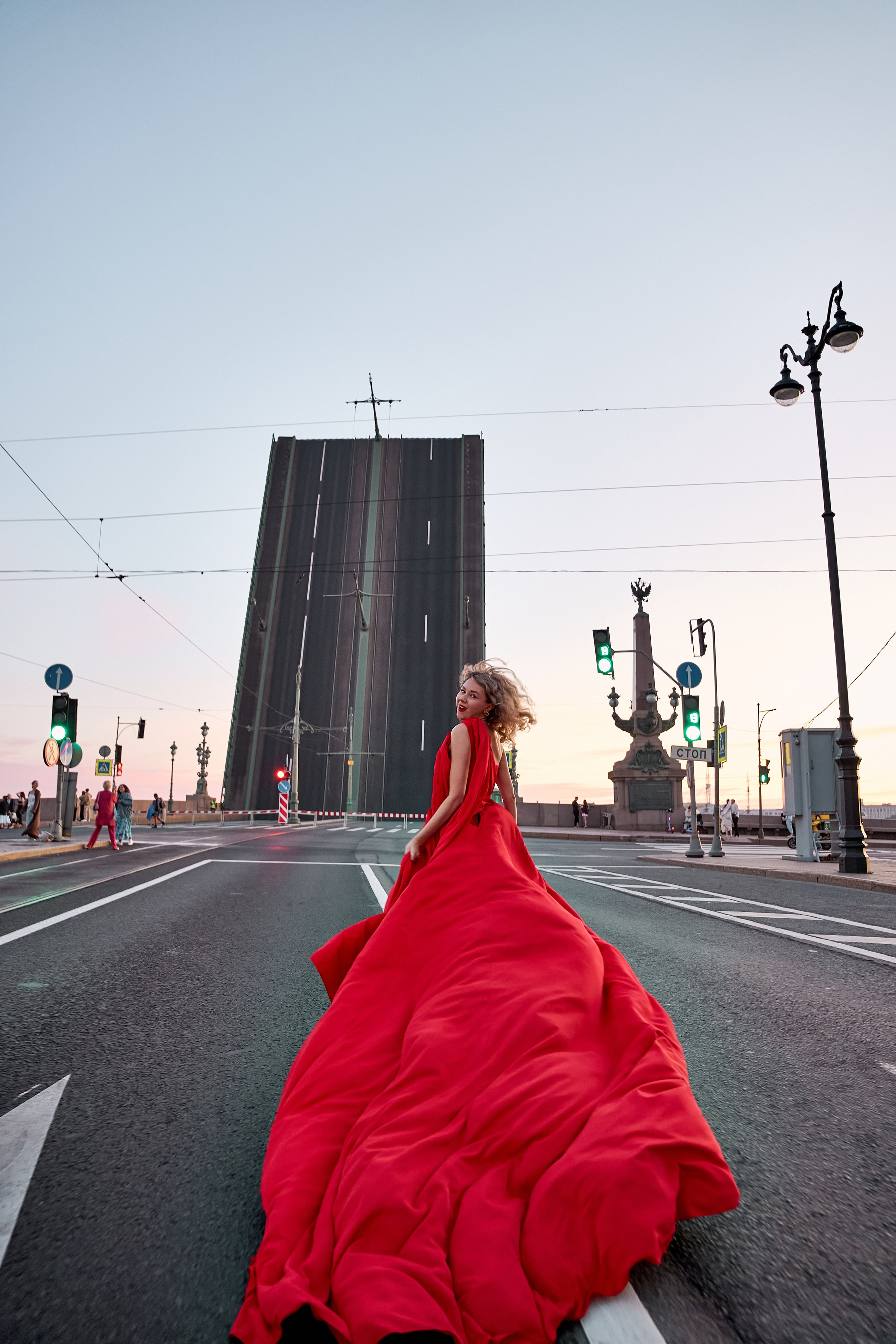 Antonina. Рассвет у Троицкого моста✨. Фотограф Natalya Litvinova
