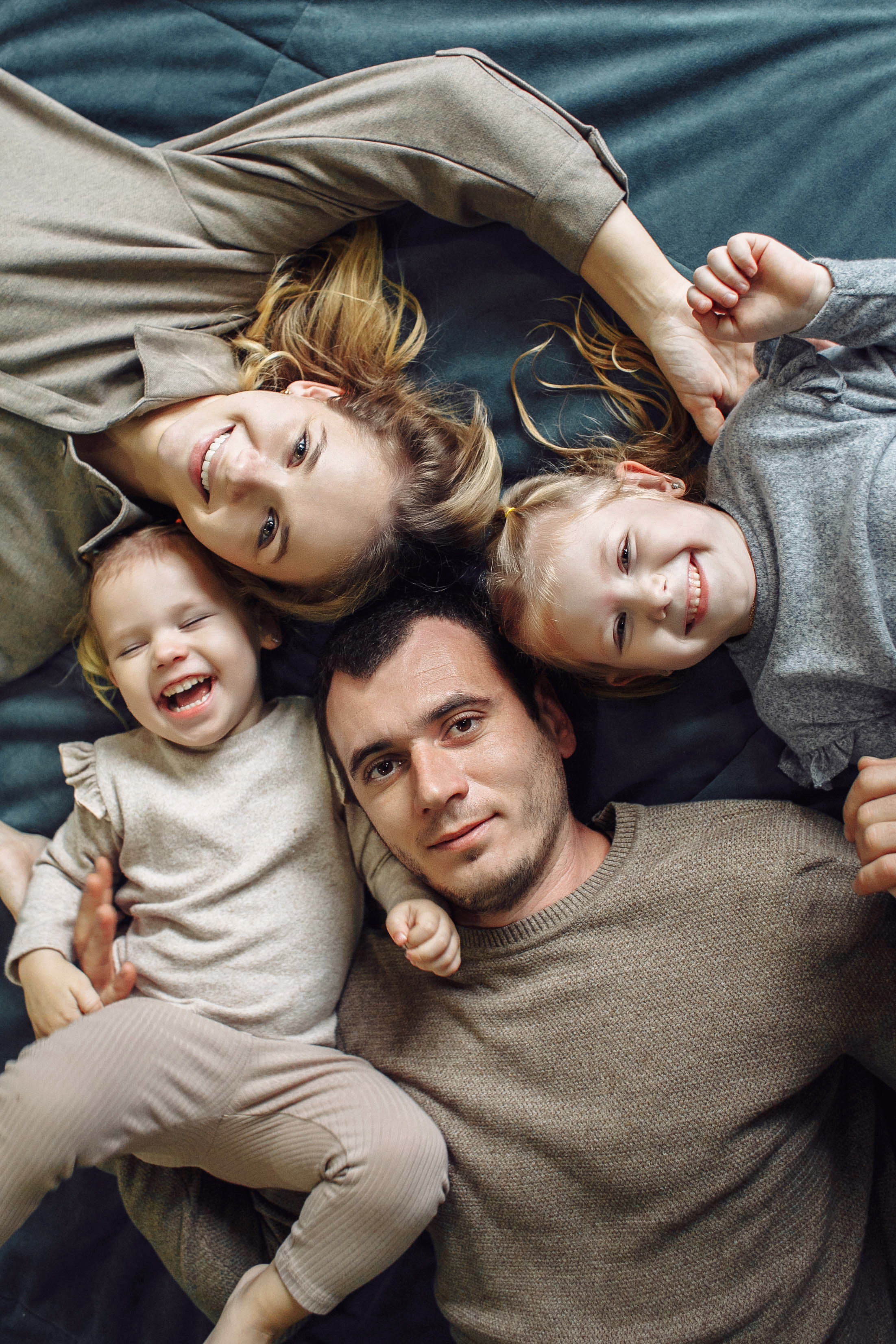 новогодняя фотосессия в Ростове, новогодняя фотосессия, новогодняя съемка, фотосессия дома, домашняя фотосессия, фотосессия с детьми, мама и дочки, мама и дочка, фотограф Ростов, семейный фотограф Ростов, семейный фотограф в Ростове, фотосессия Ростов, фотосессия в Ростове