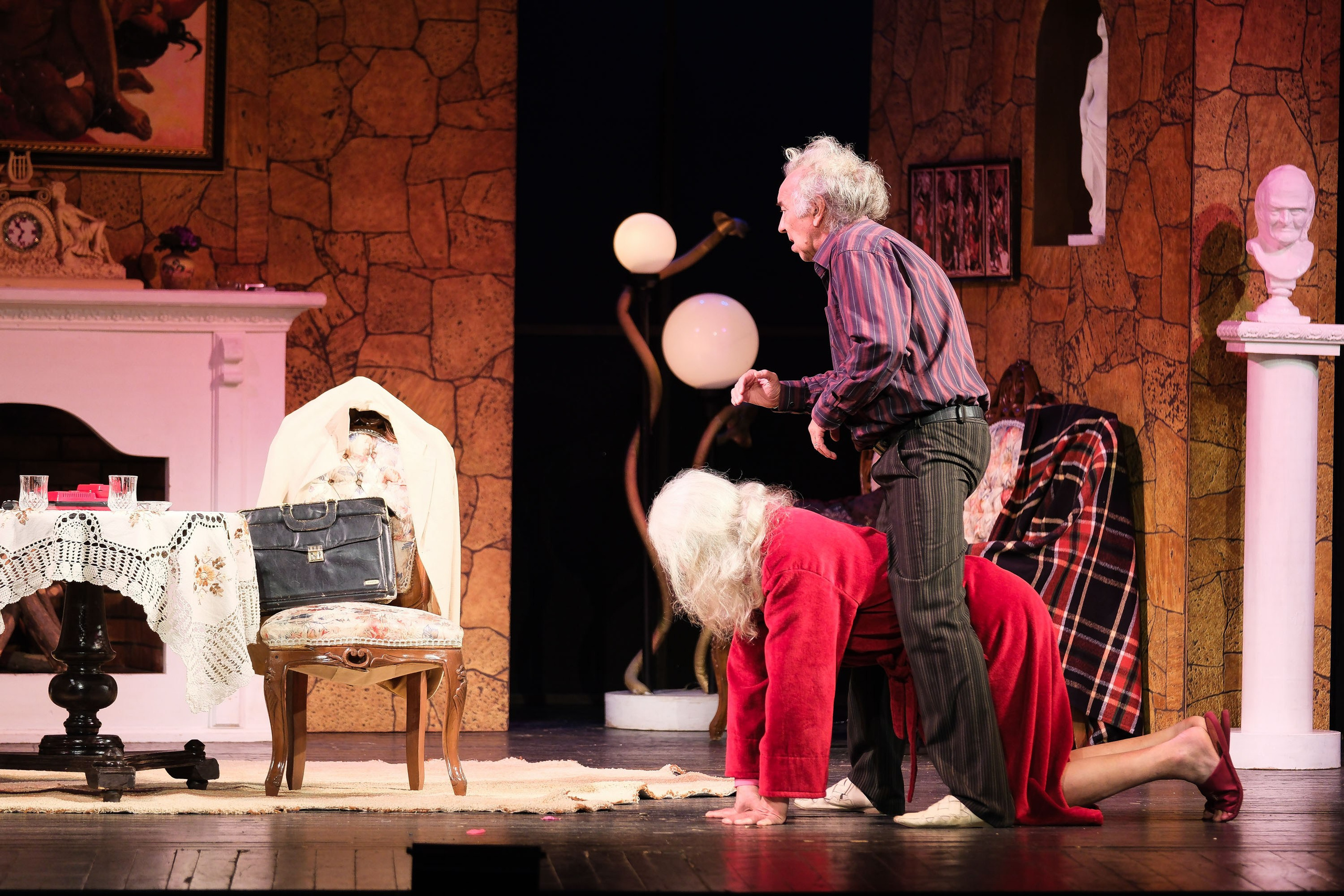 Ужин с дураком. Фотограф Анатолий Деникин