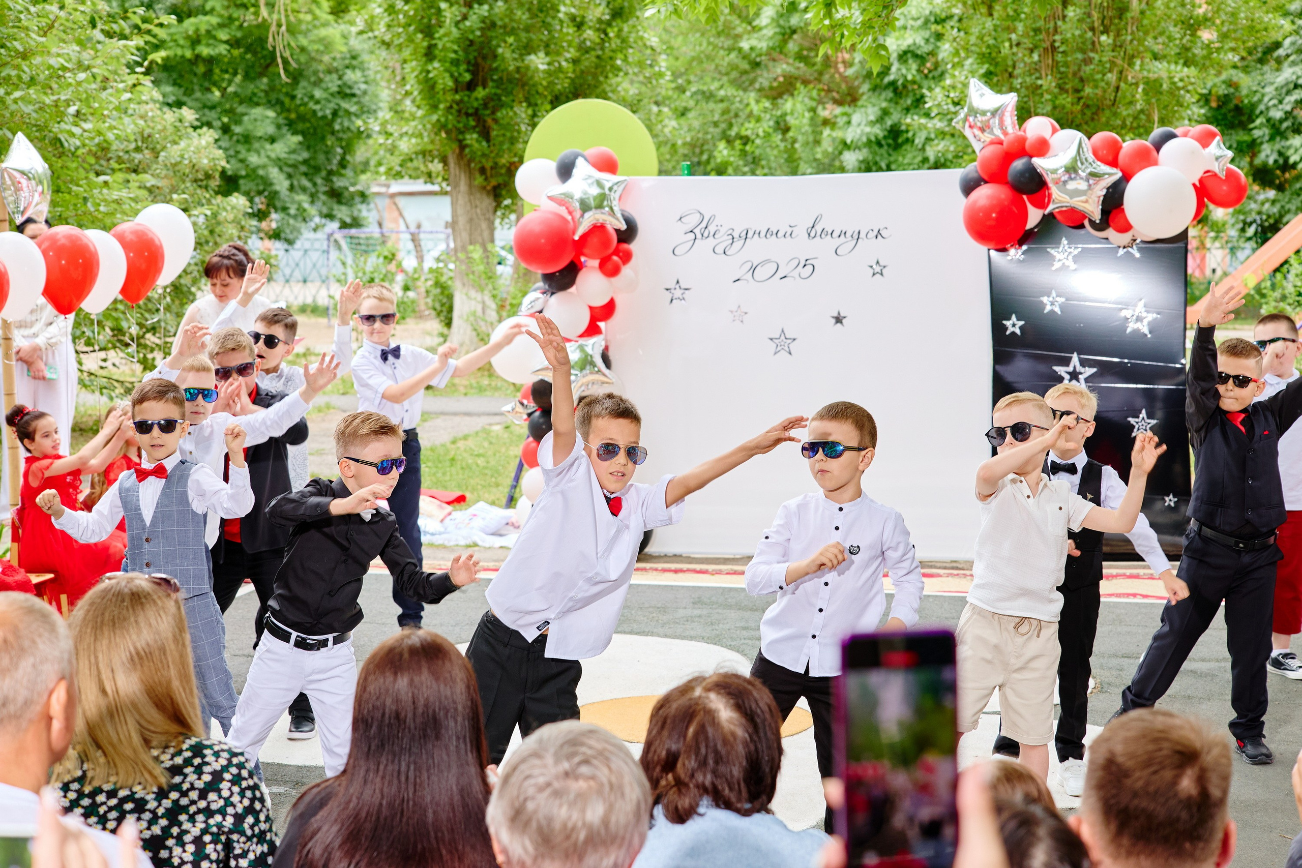 Выпускной 45 сад. Фотограф Выпускные альбомы Таганрог Сергей Коробченко