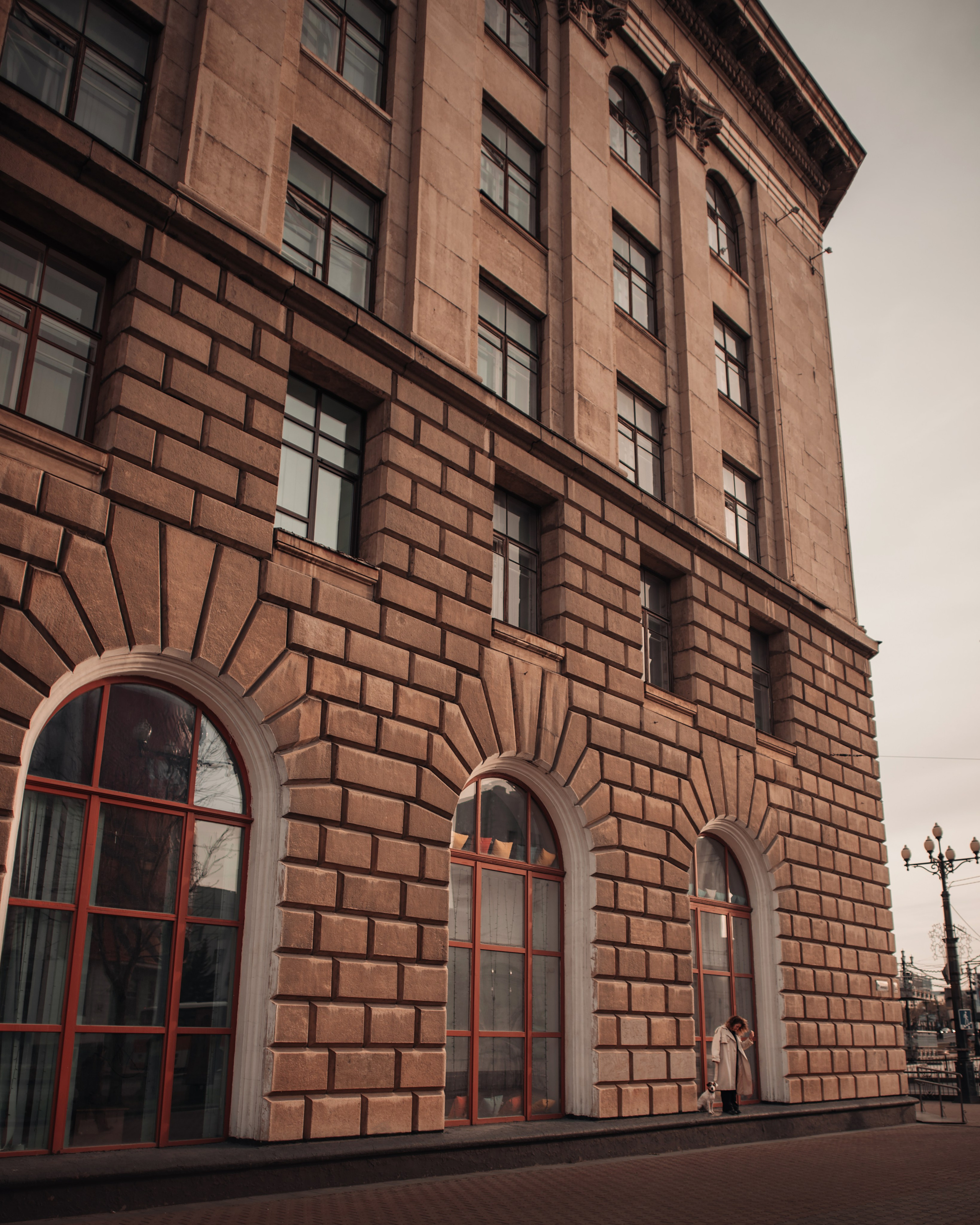 Рассвет в городе: Ира и парсон Гром. Портфолио