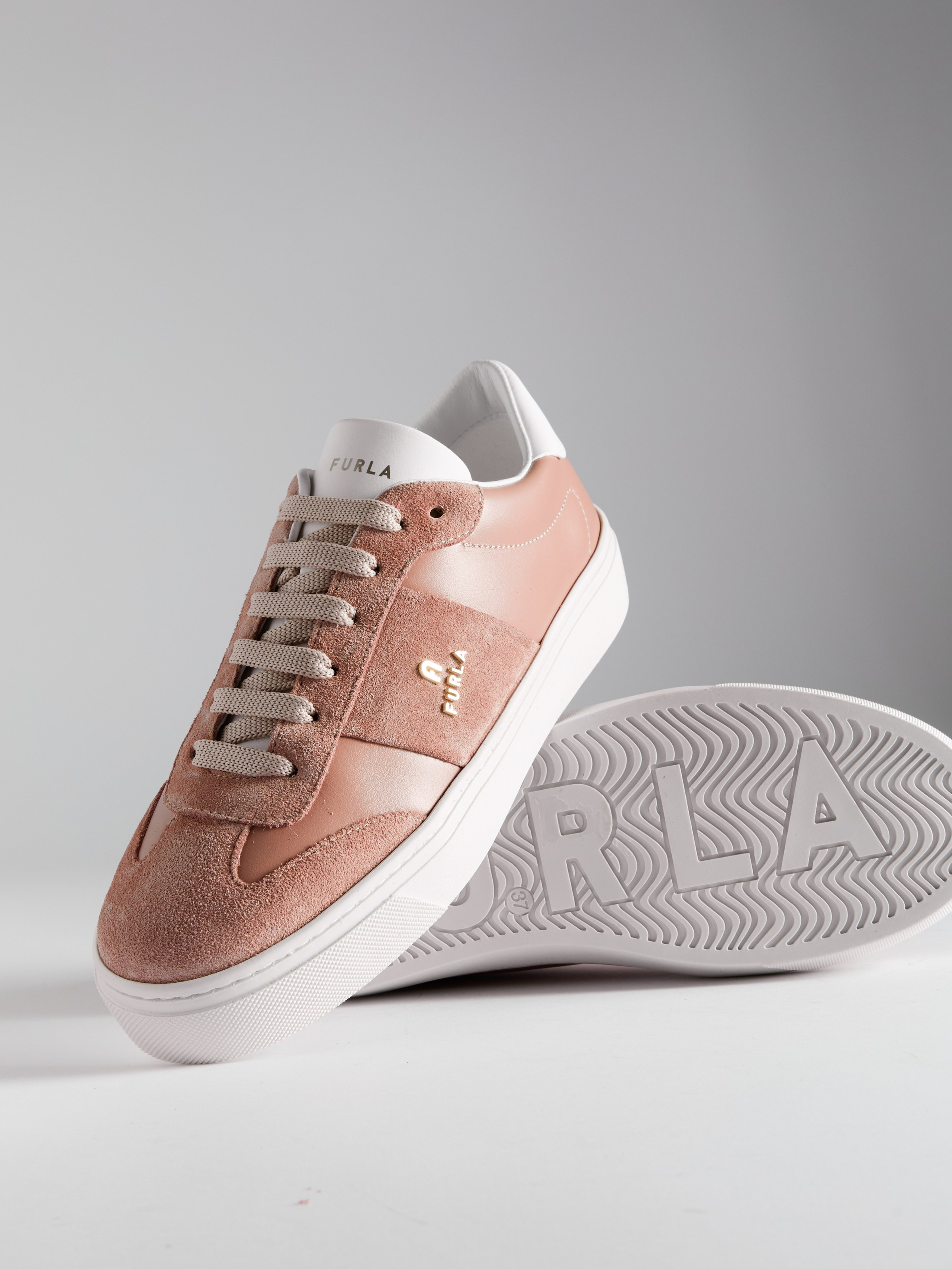 Предметный фотограф в Москве Евгений Шубин