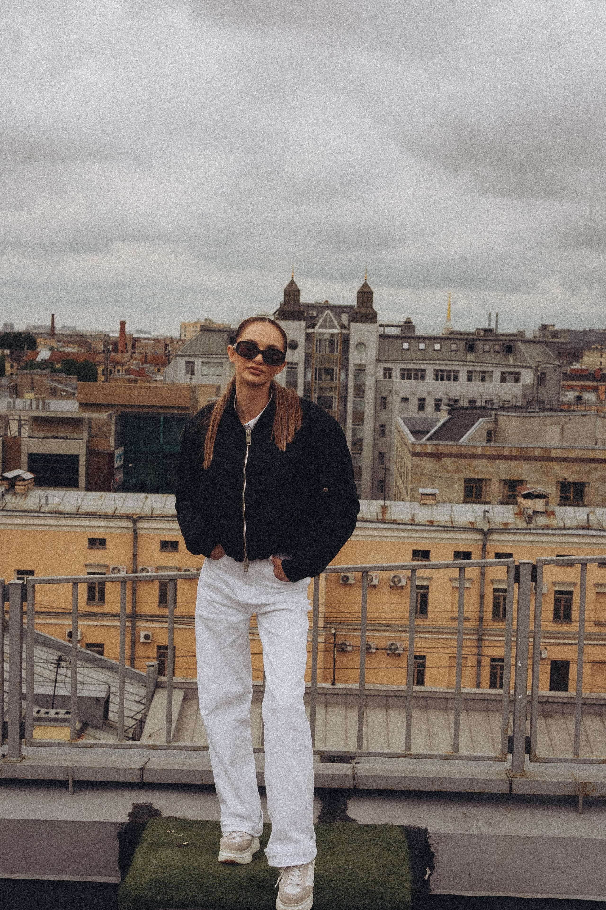 МЫ ГУЛЯЛИ ПРО КРЫШАМ ПИТЕРА. Профессиональный фотограф, Санкт-Петербург — Виктория Богомолова