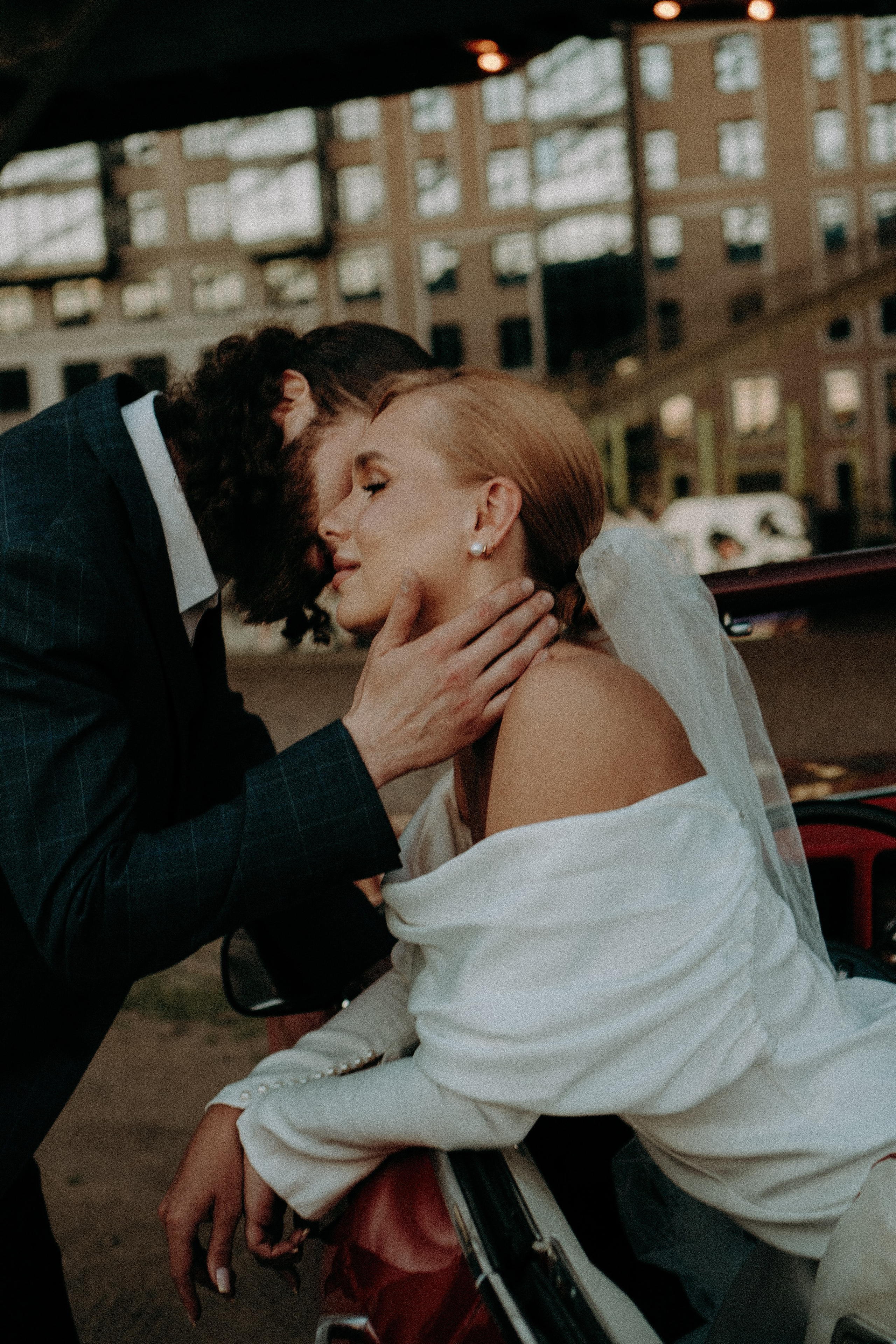 СВАДЕБНАЯ СЬЕМКА ВОЗЛЕ МСОТА БЕТАНКУРА НА КАБРИОЛЕТЕ. Профессиональный фотограф, Санкт-Петербург — Виктория Богомолова