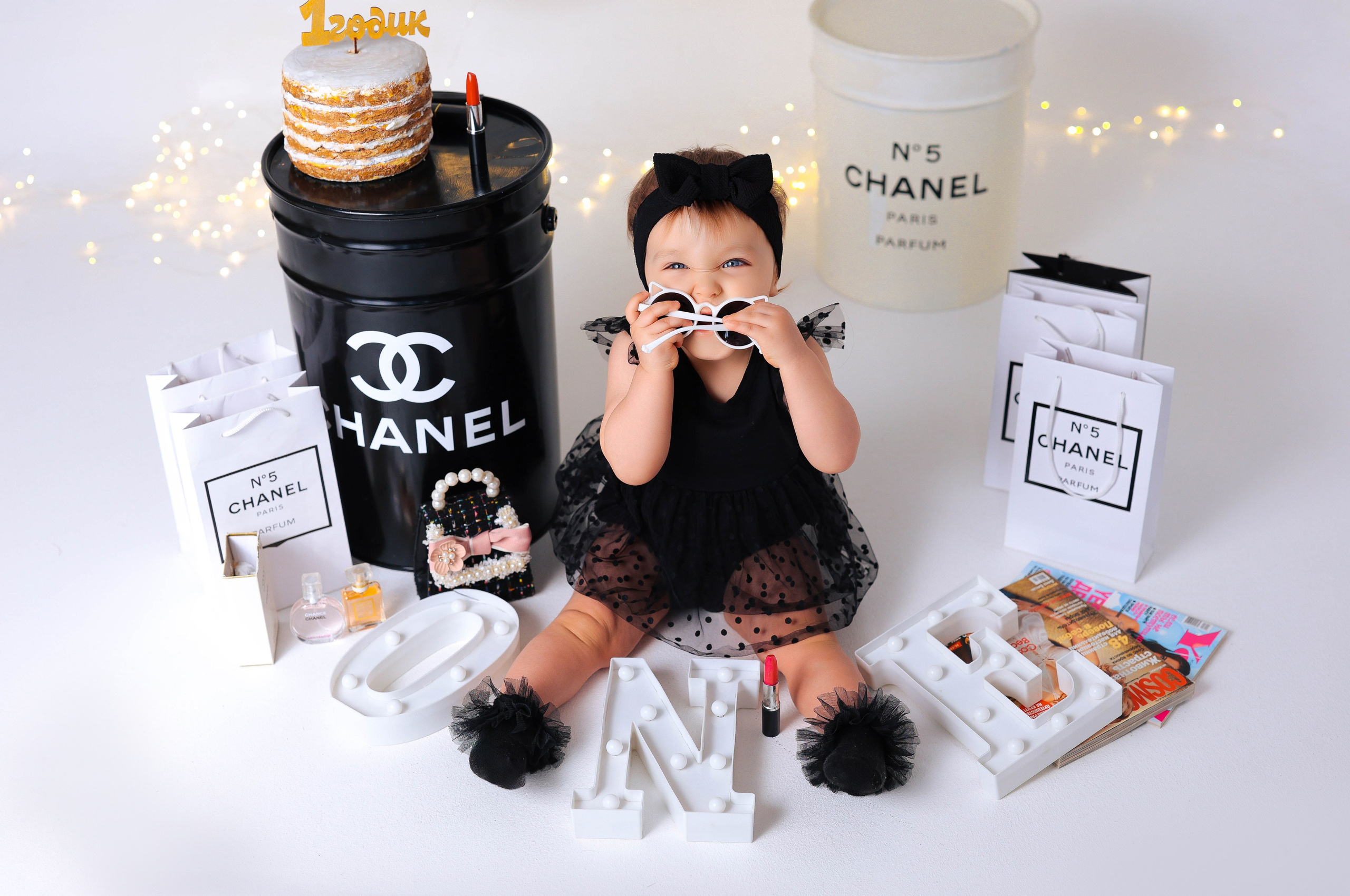 Малышки Антураж