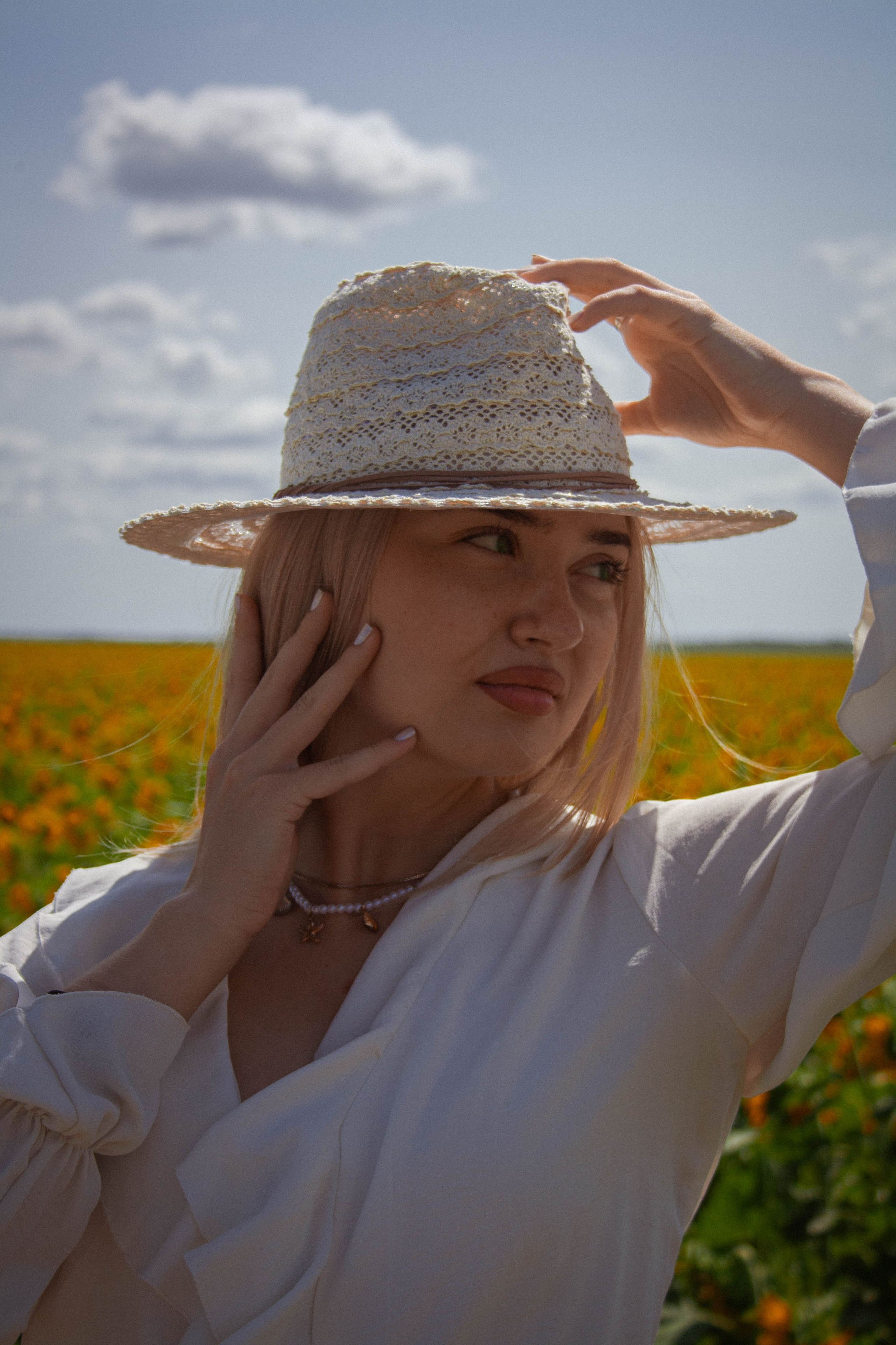 Настроение: уйти в поле с подсолнухами. Портретный фотограф в Саратове