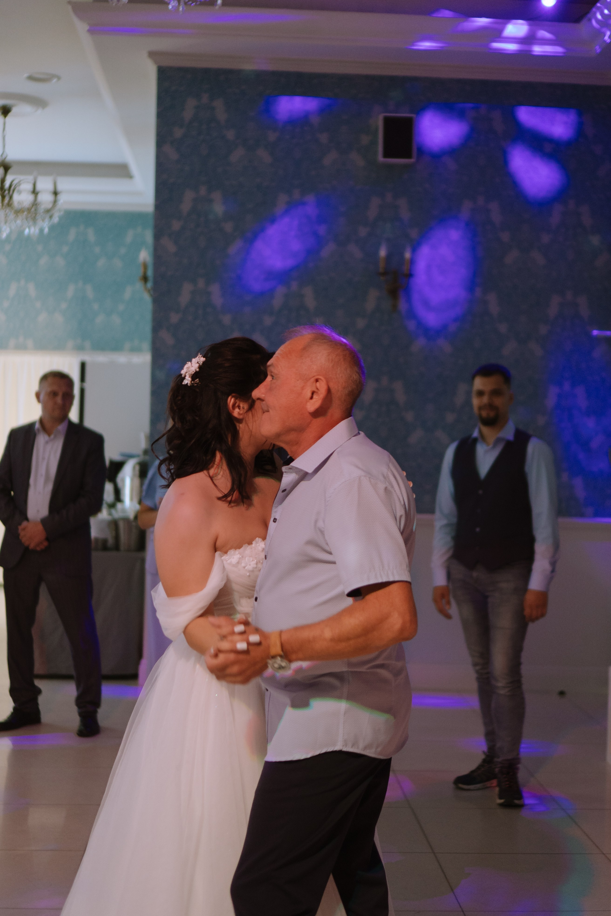 ТАНЕЦ ОТЦА И ДОЧЕРИ НА БАНКЕТЕ (СВАДЕБНАЯ ФОТОСЕСИИЯ БАНКЕТА). Профессиональный фотограф, Санкт-Петербург — Виктория Богомолова