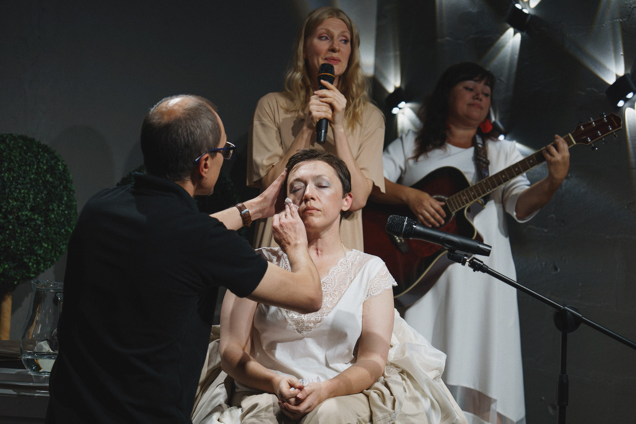 Спектакль-концерт «Как девица из лап смерти выбиралась». Фотомастерская Воробьевых