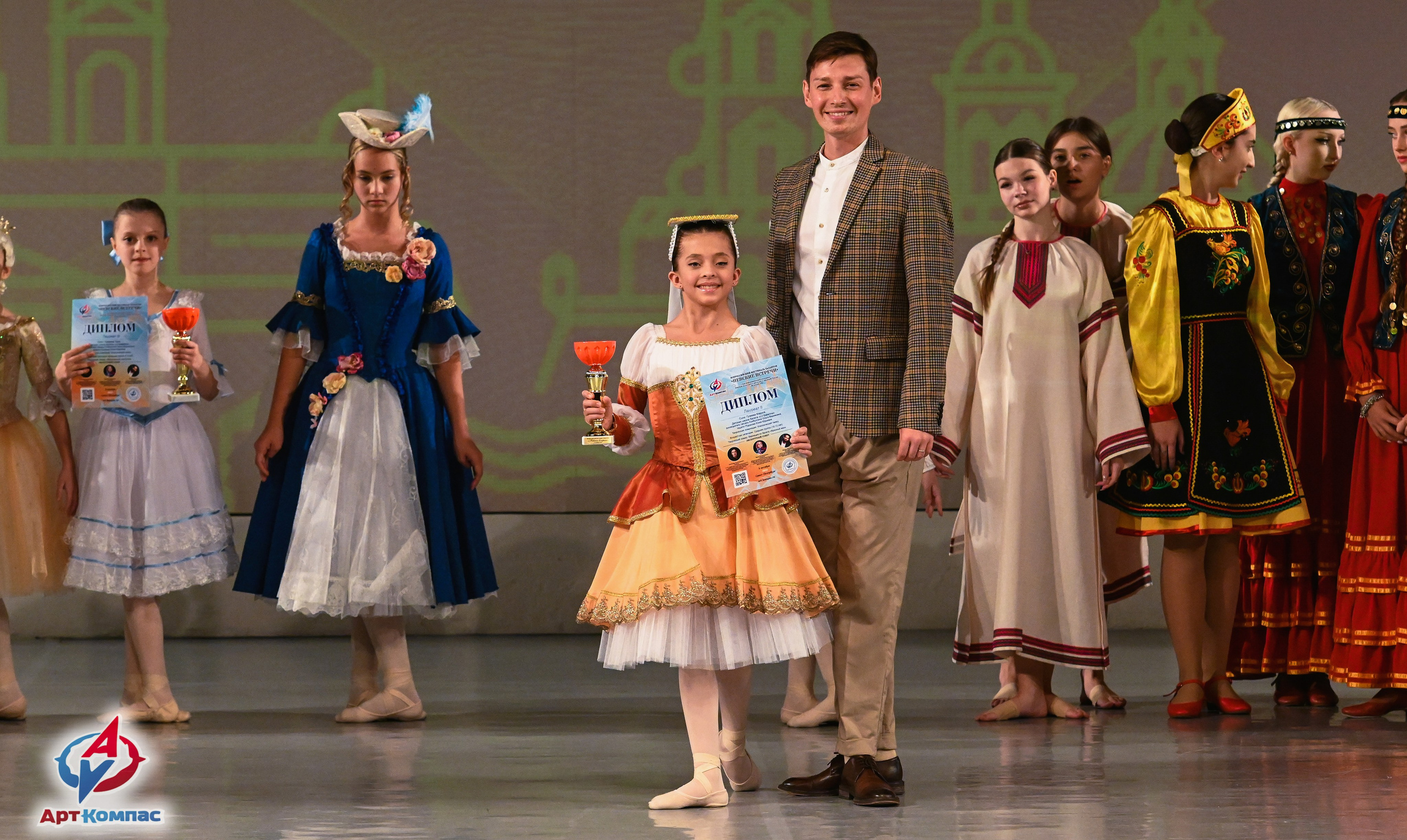05.10.2025 Всероссийский фестиваль талантов «НЕВСКИЕ ВСТРЕЧИ» г. Санкт-Петербург. Медиастудия Фото Концепт