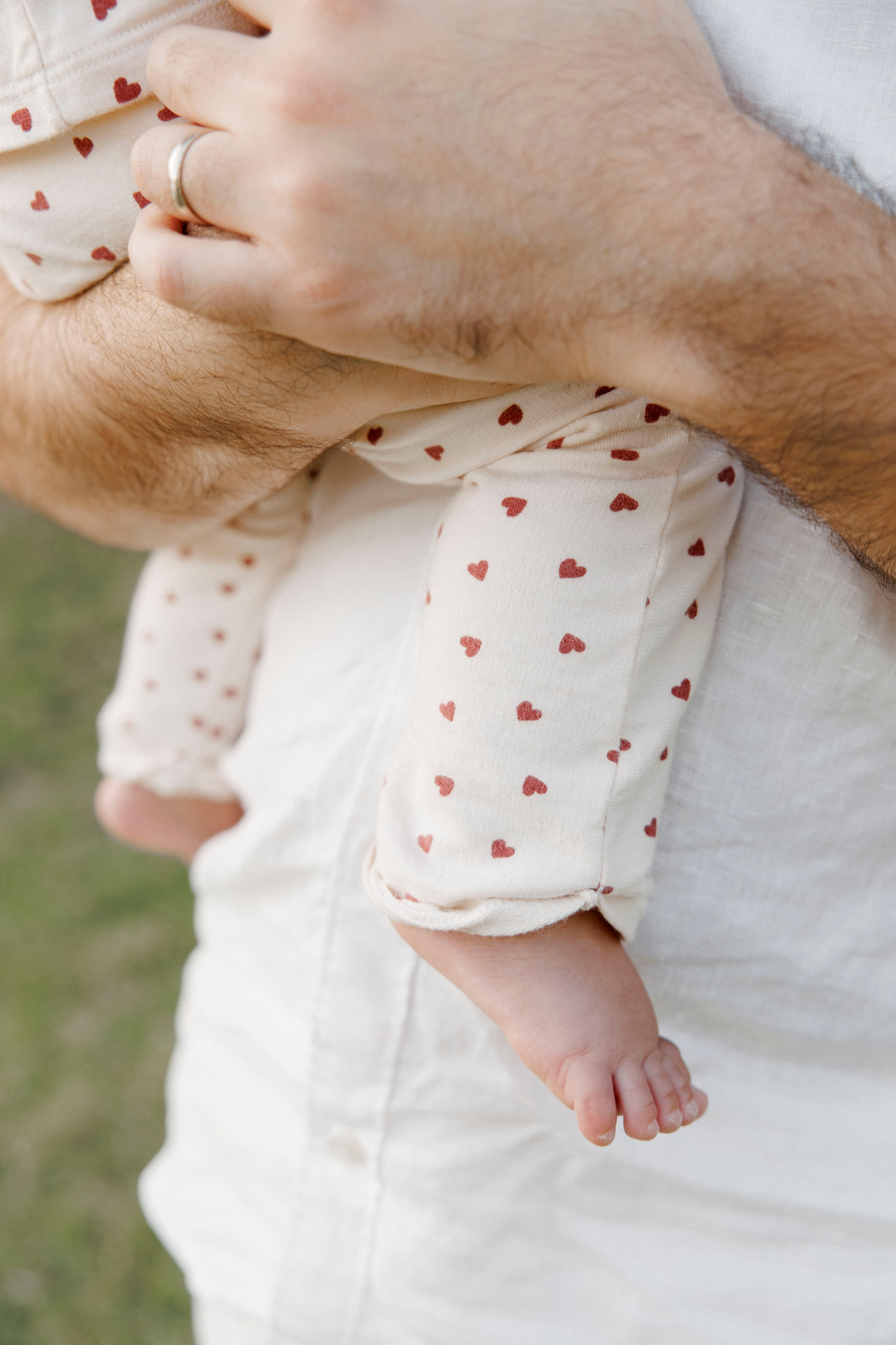 First year photoshoot inside the park (sunset). Wedding and family photographer