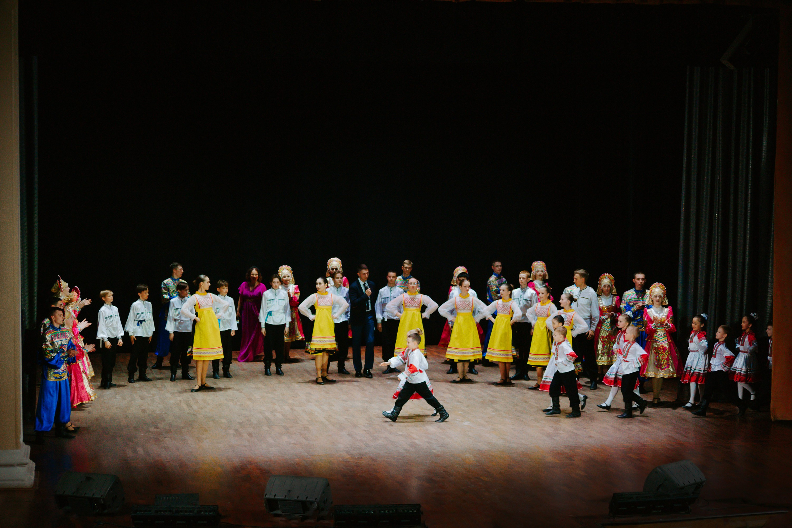 «Уральский сувенир». Концерт танцевальной студии. Фотограф в Челябинске Ополихина Анна
